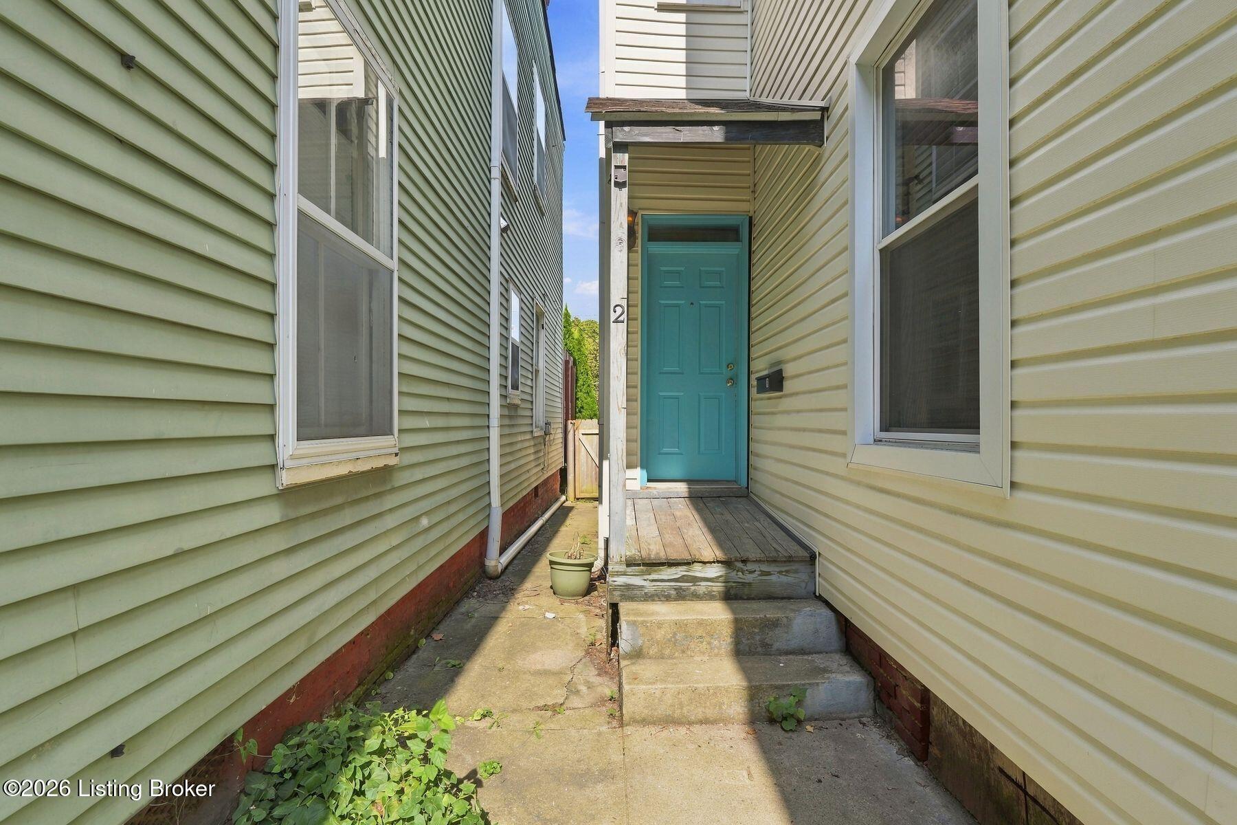 1521 Morton Ave Property Photo 16