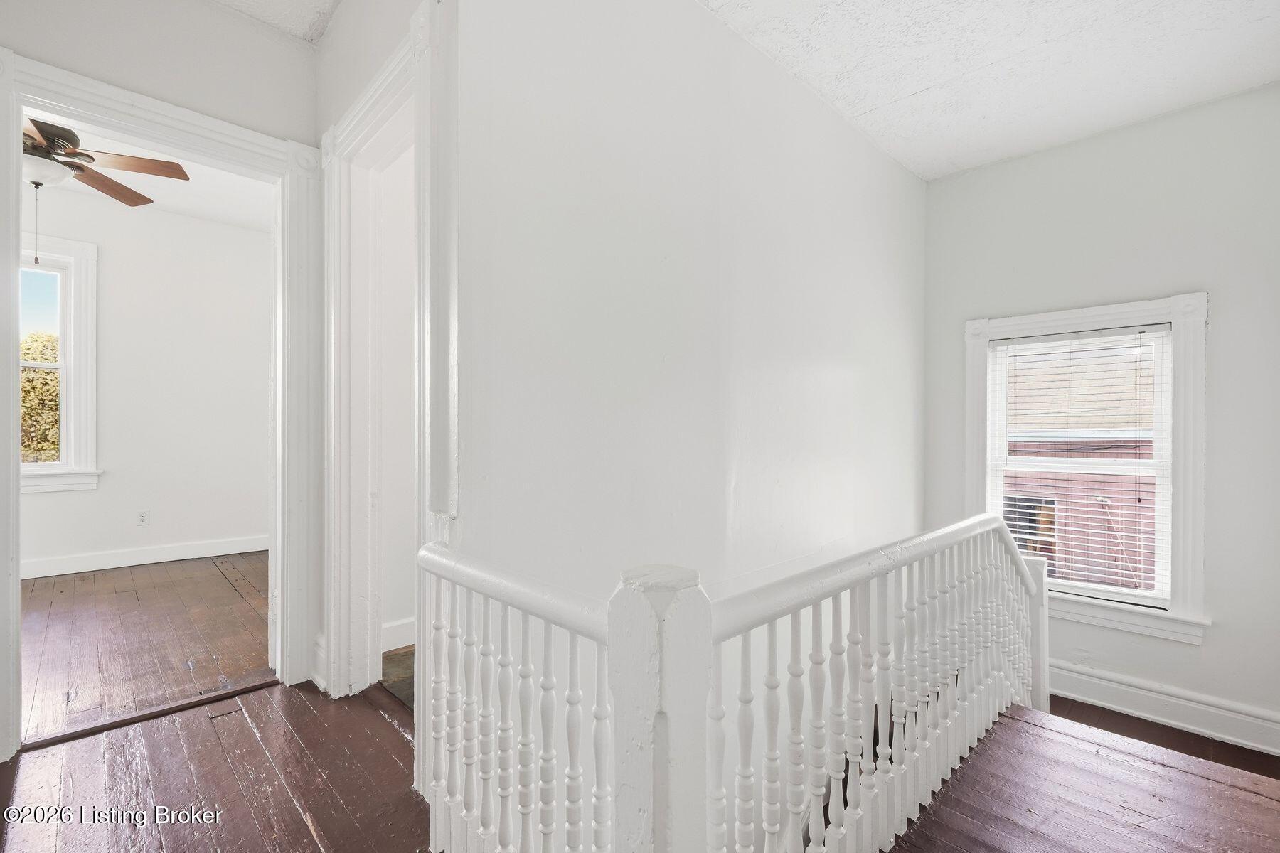 1521 Morton Ave Property Photo 17