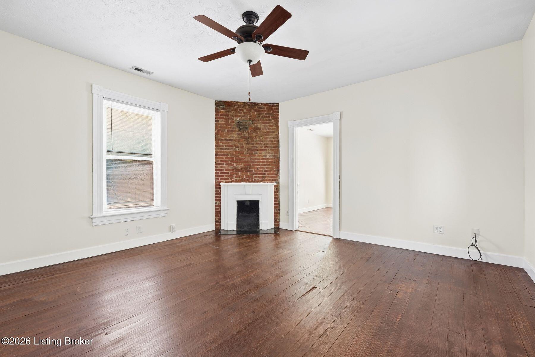 1521 Morton Ave Property Photo 18