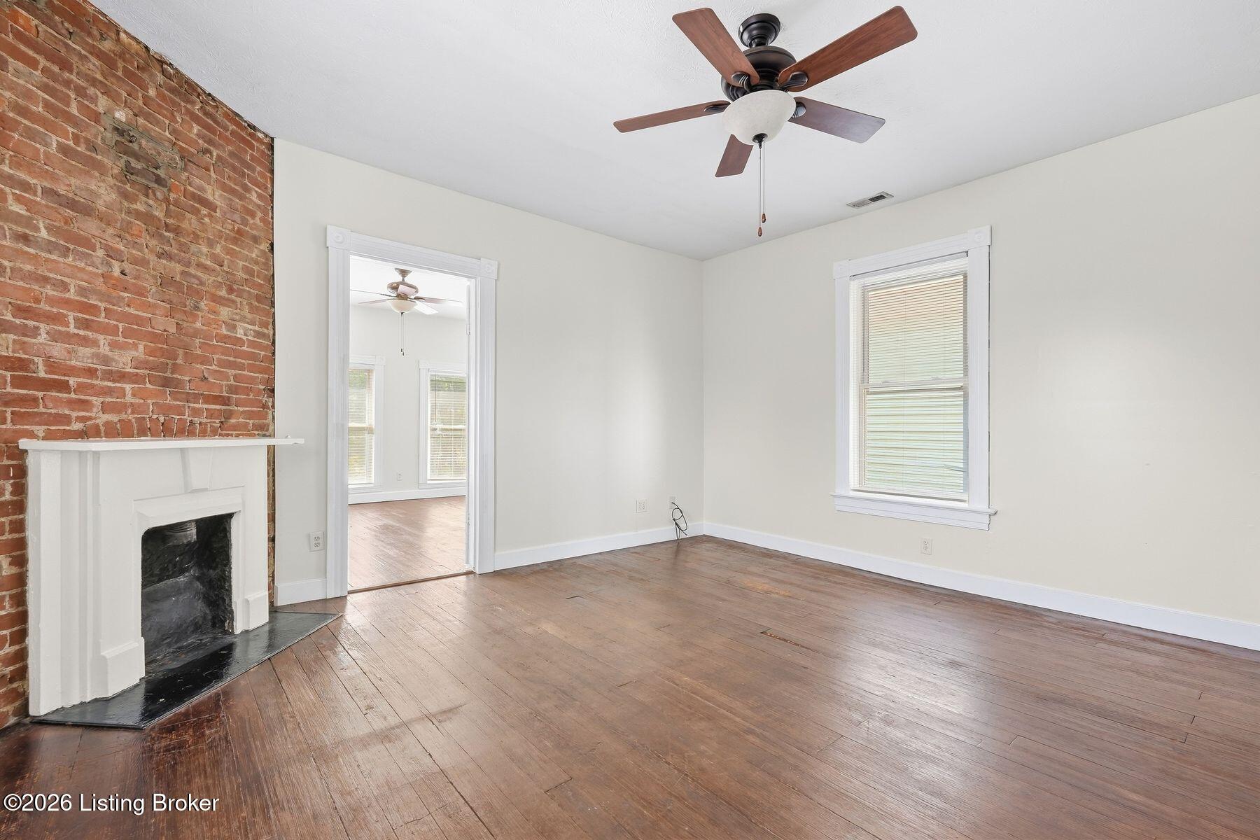 1521 Morton Ave Property Photo 19