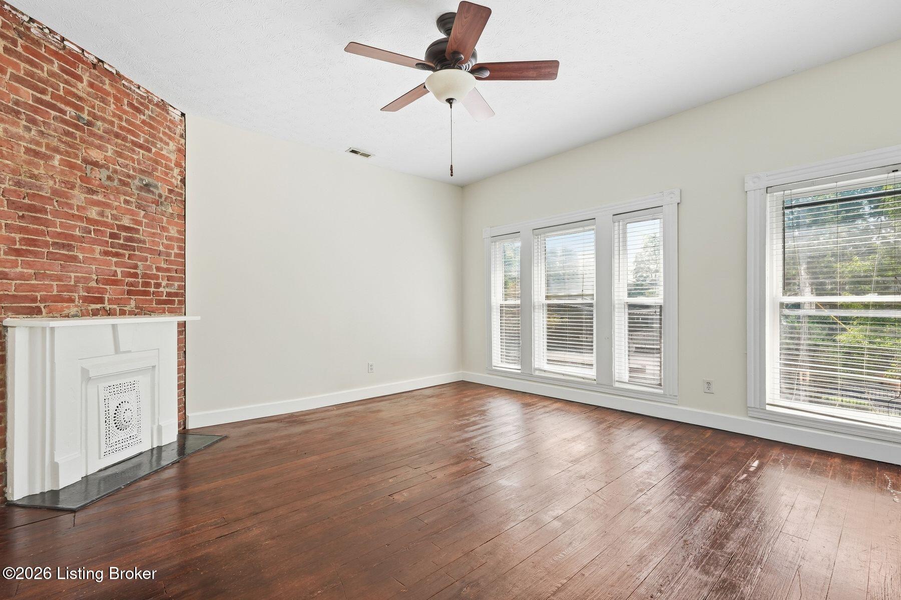 1521 Morton Ave Property Photo 20
