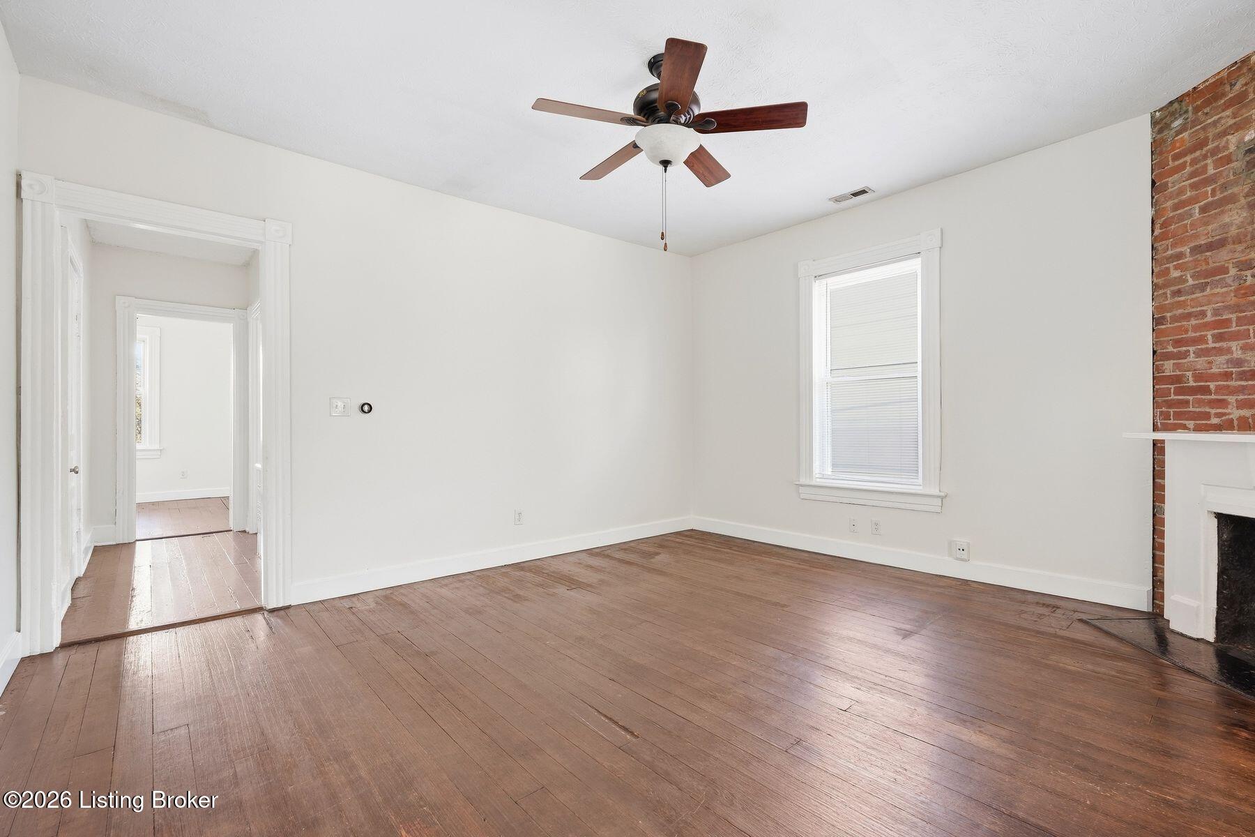 1521 Morton Ave Property Photo 22