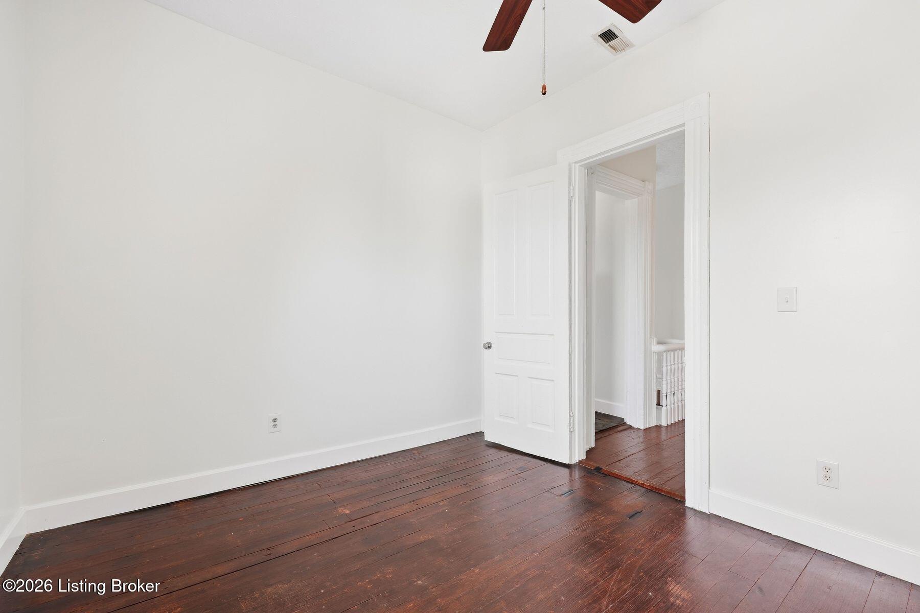 1521 Morton Ave Property Photo 27