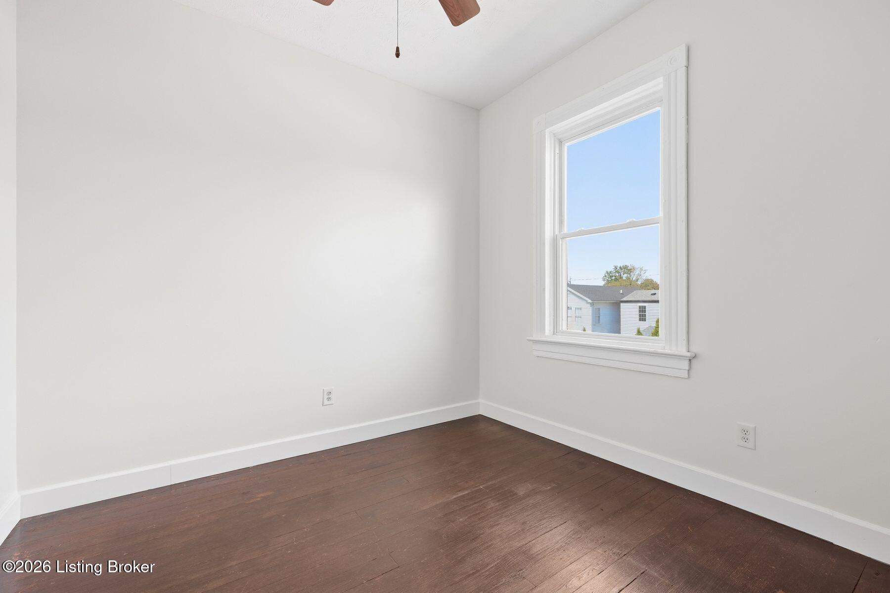 1521 Morton Ave Property Photo 28
