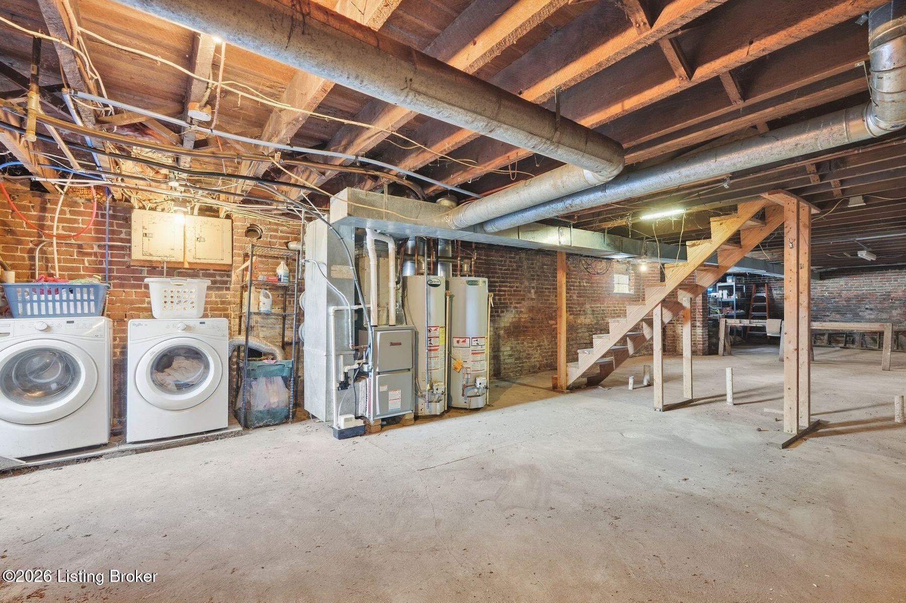 1521 Morton Ave Property Photo 29