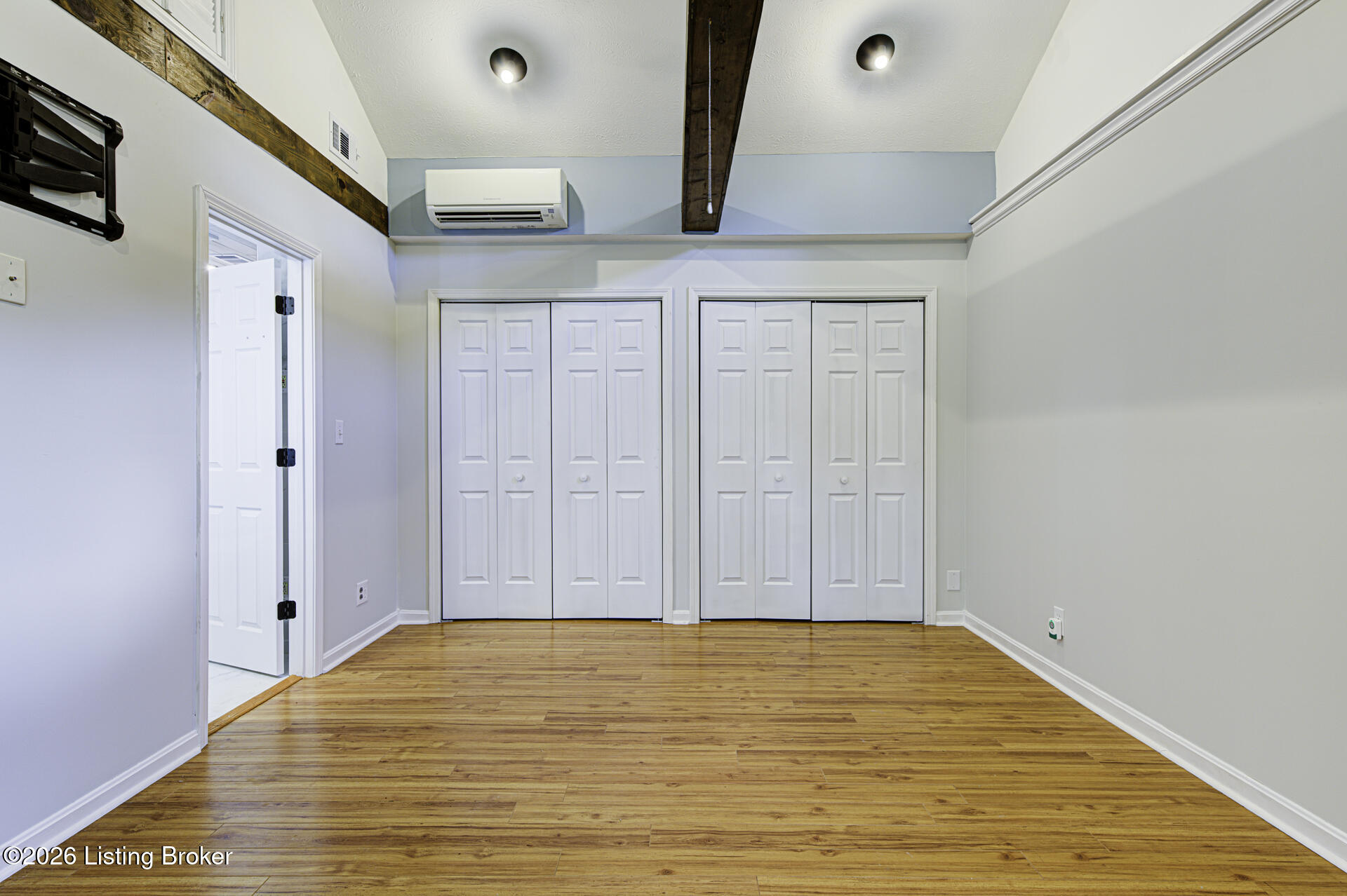 600 Washburn Ave Property Photo 13