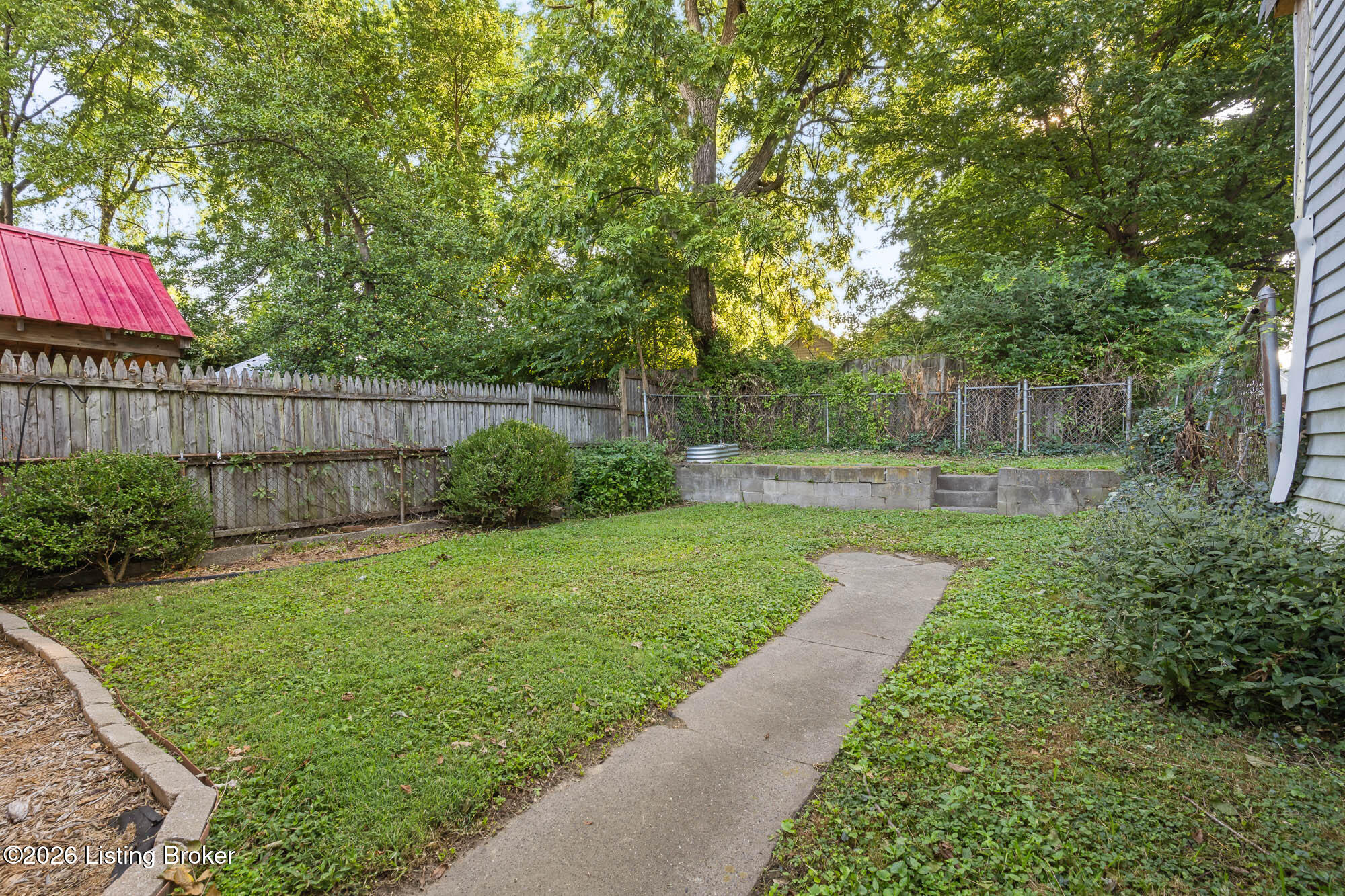 813 Swan St Property Photo 22