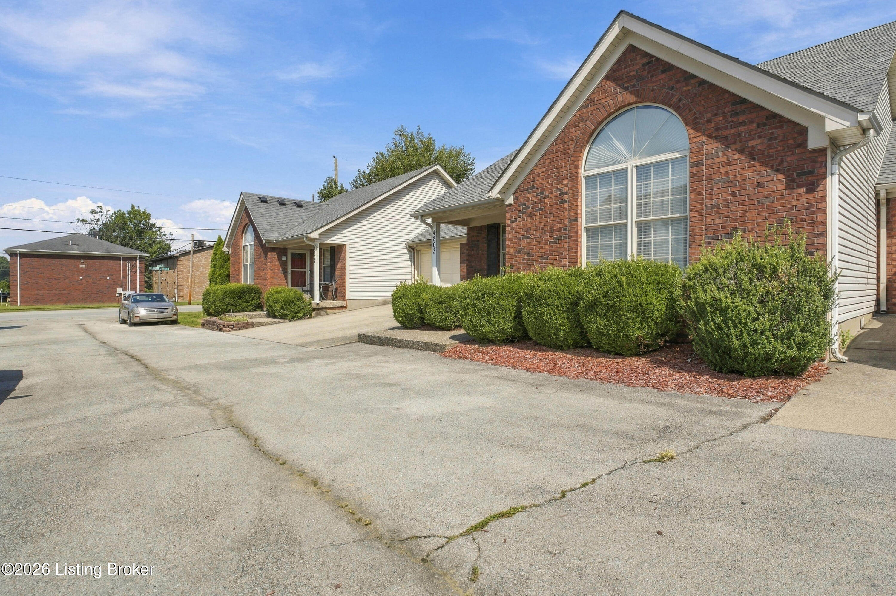4803 Edge Valley Ln Property Photo 3