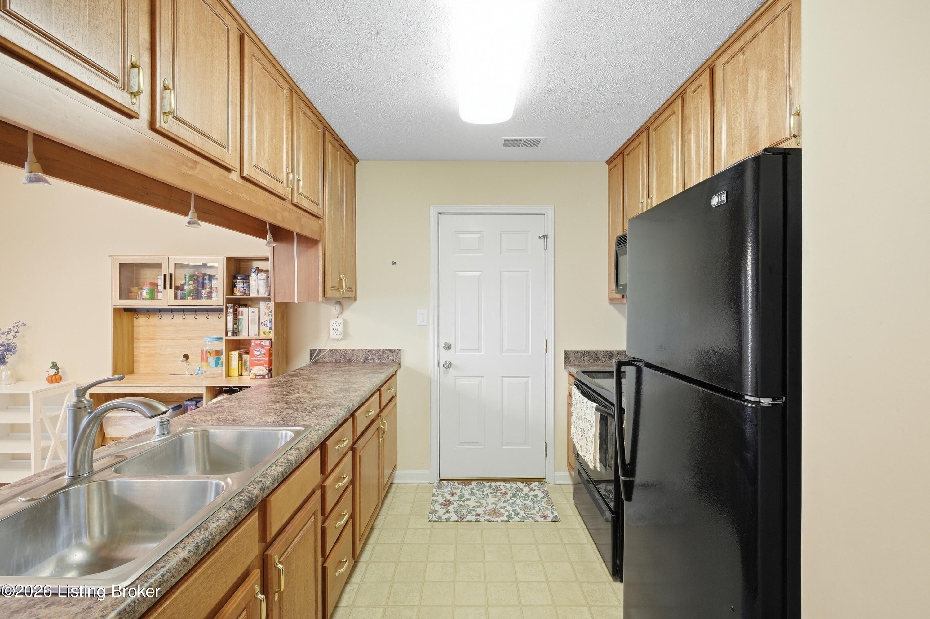 4803 Edge Valley Ln Property Photo 12