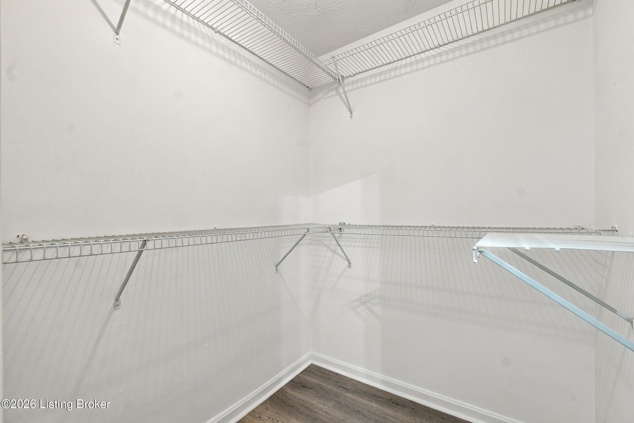 3008 Treeview Ct Property Photo 18
