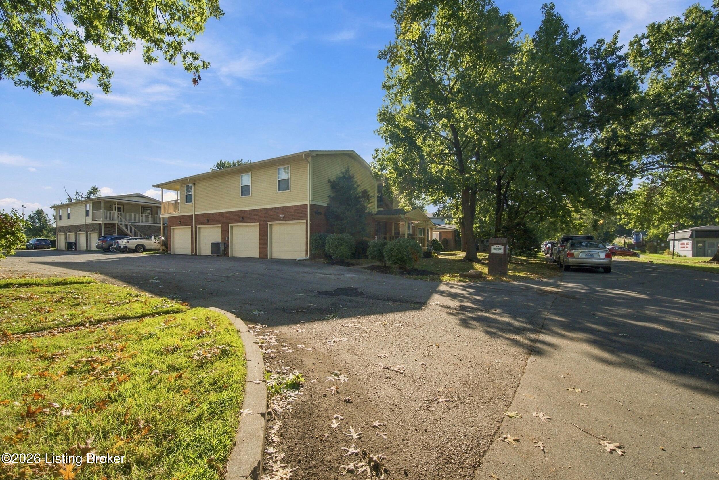 3008 Treeview Ct Property Photo 28