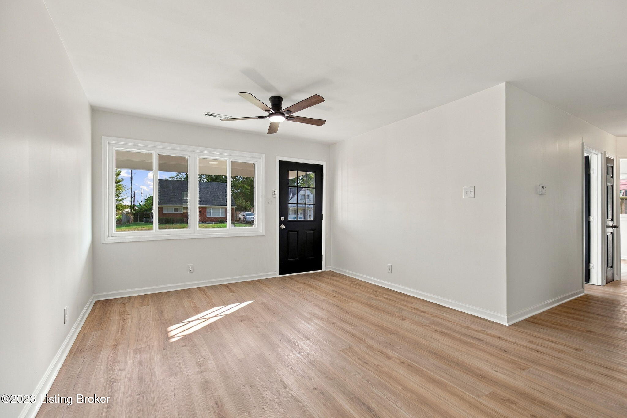 3100 Doreen Way Property Photo 5