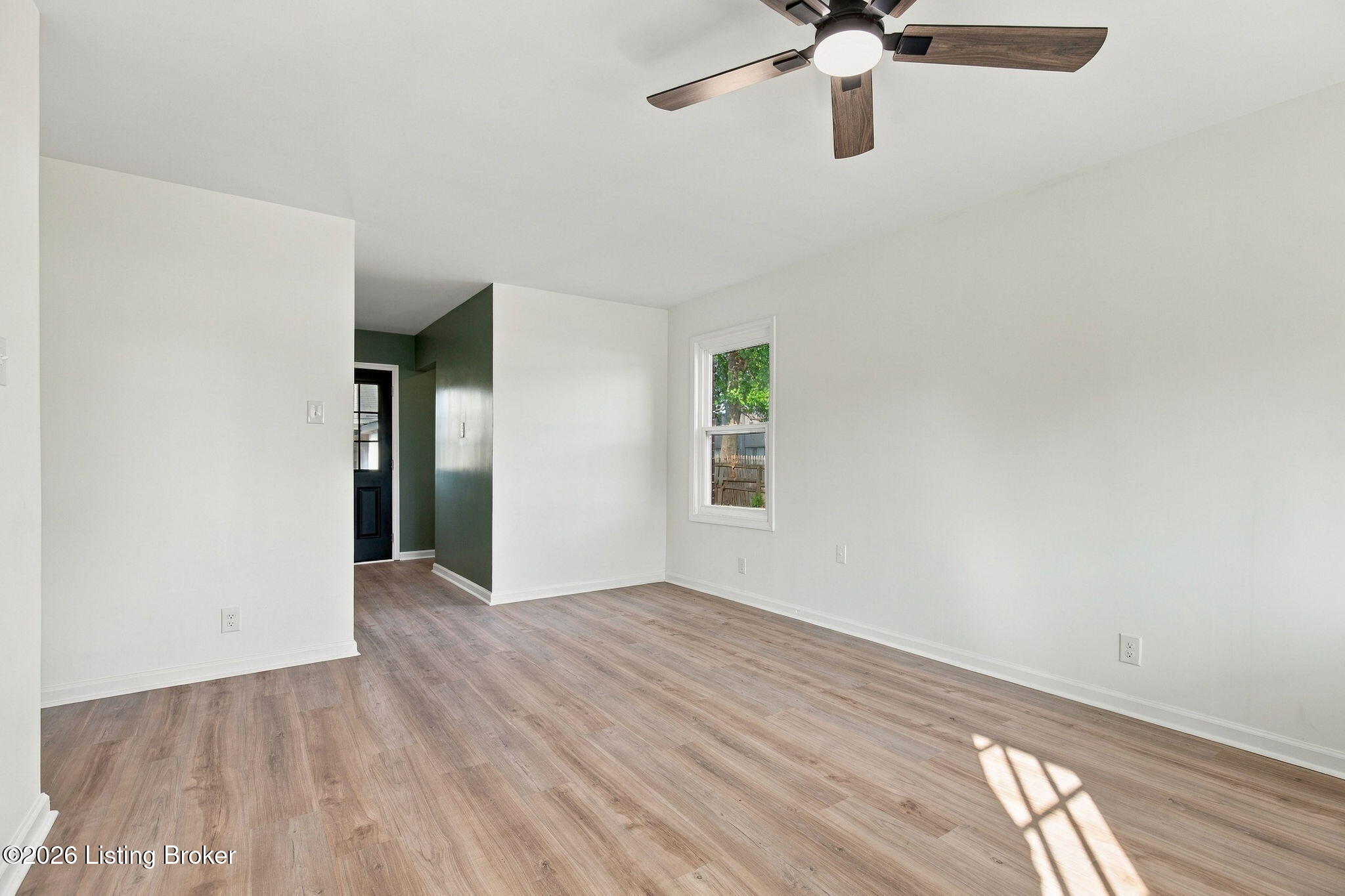 3100 Doreen Way Property Photo 6
