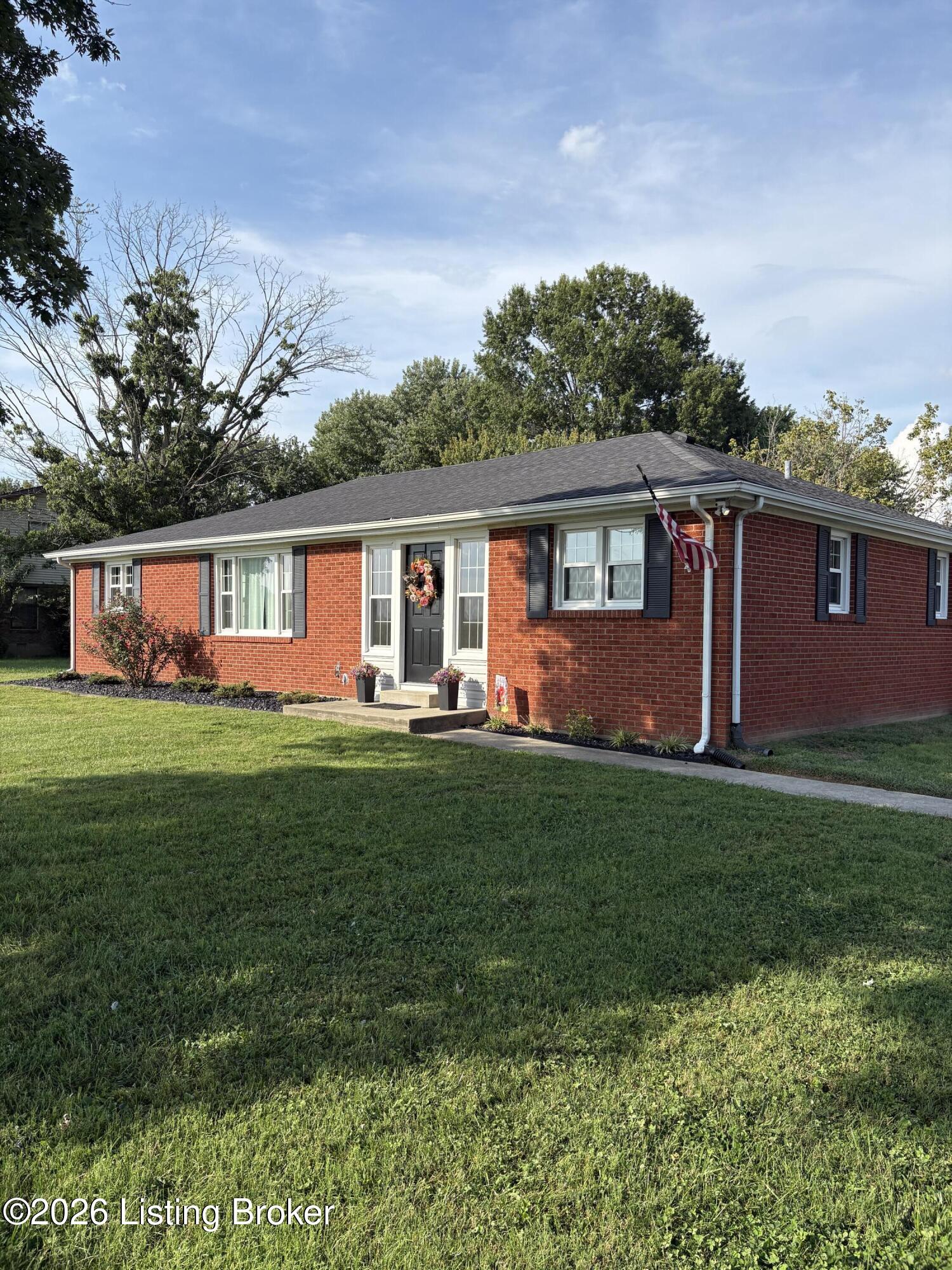 2574 Zoneton Rd Property Photo 1