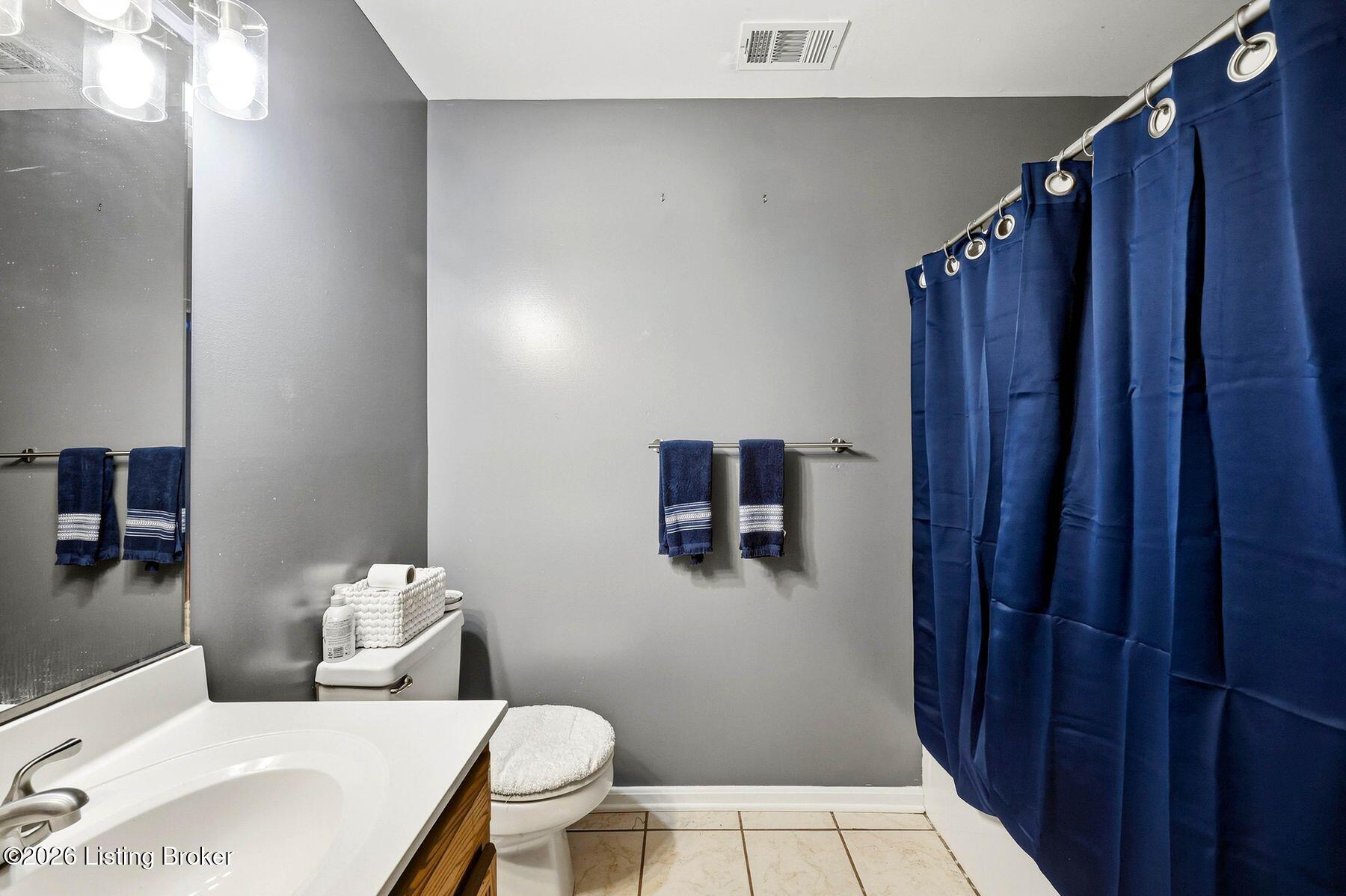 225 Crescent Hill Pl Apt 211 Property Photo 15