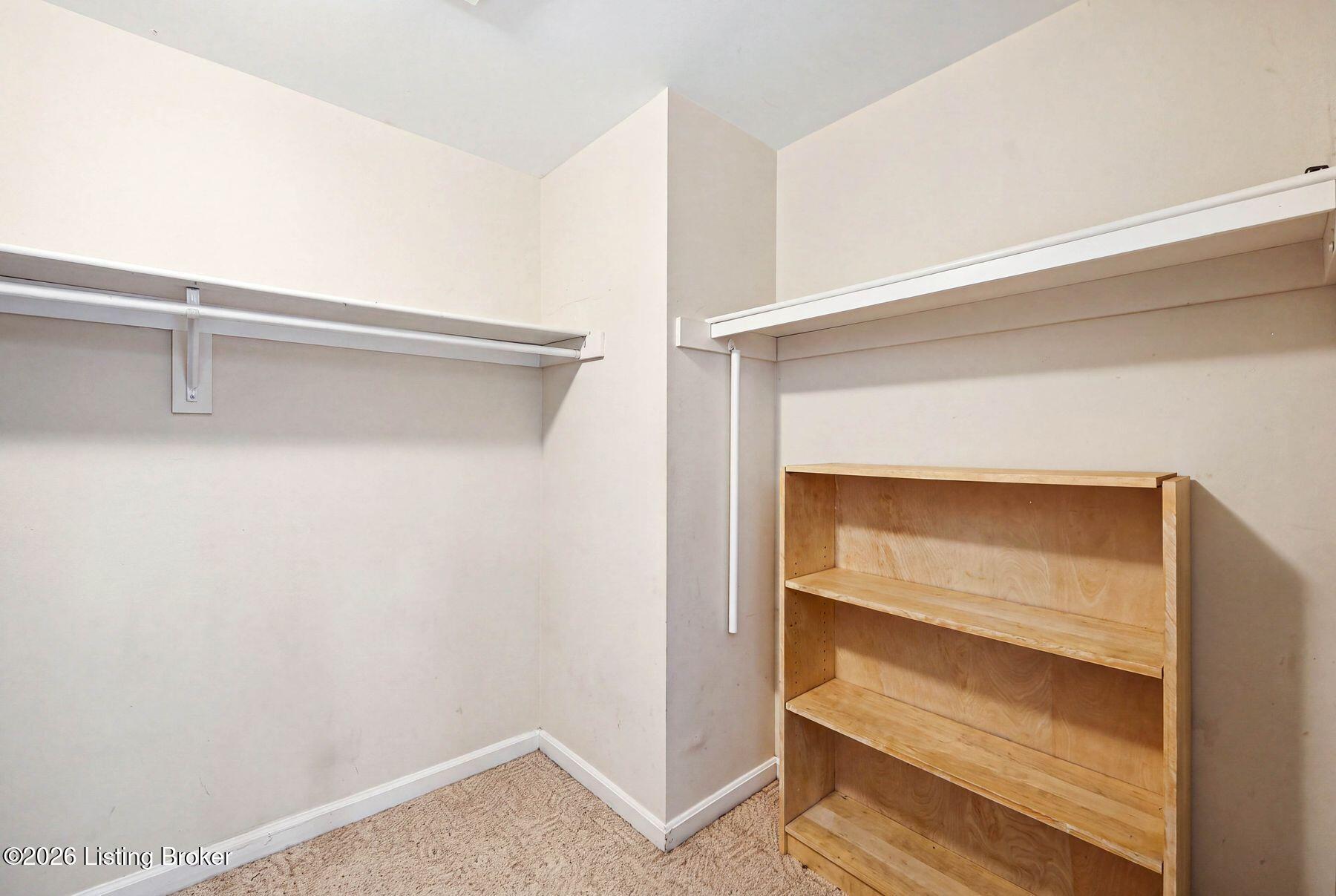 225 Crescent Hill Pl Apt 211 Property Photo 33