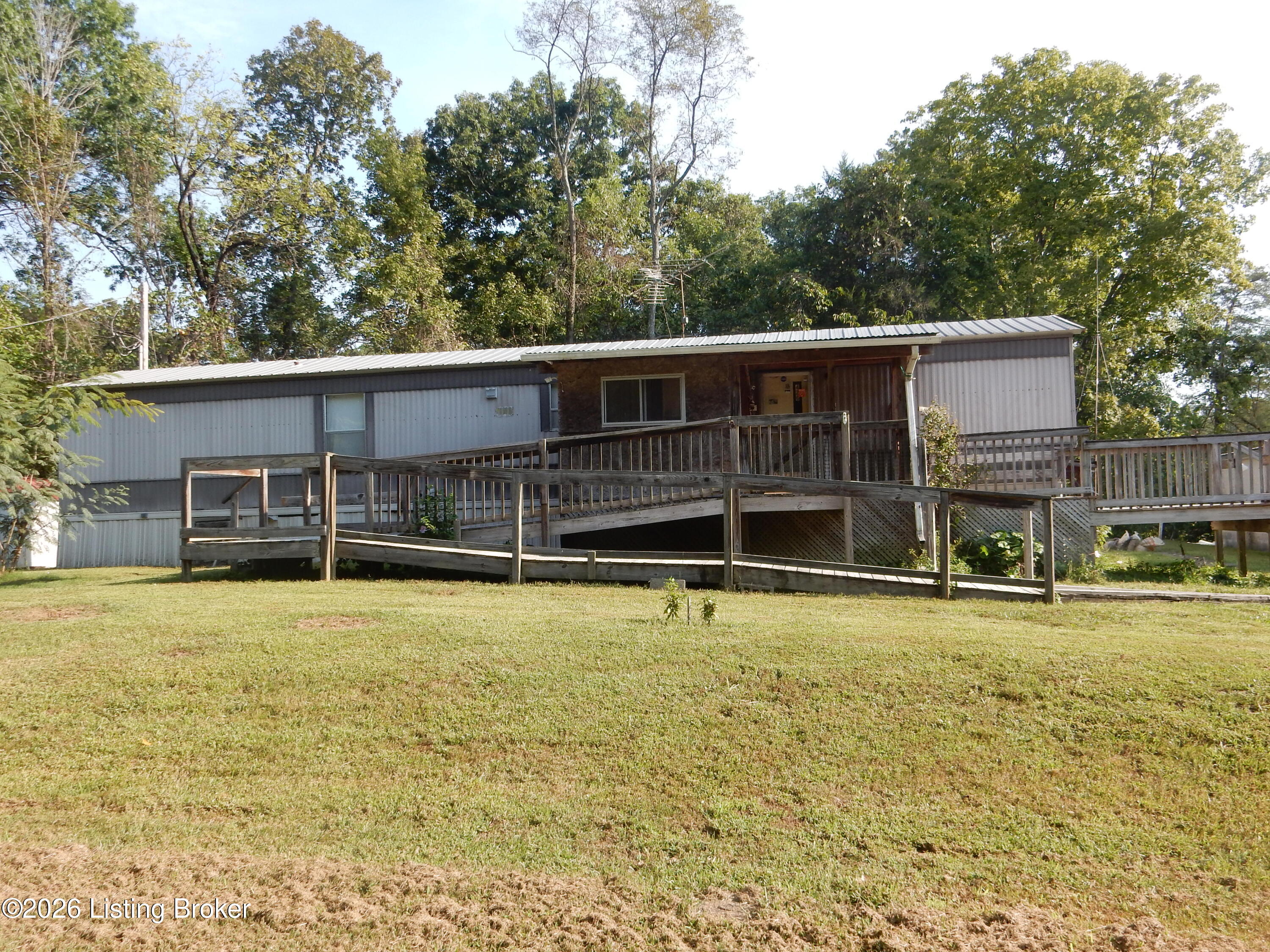 426 Tuts Rd Property Photo 2