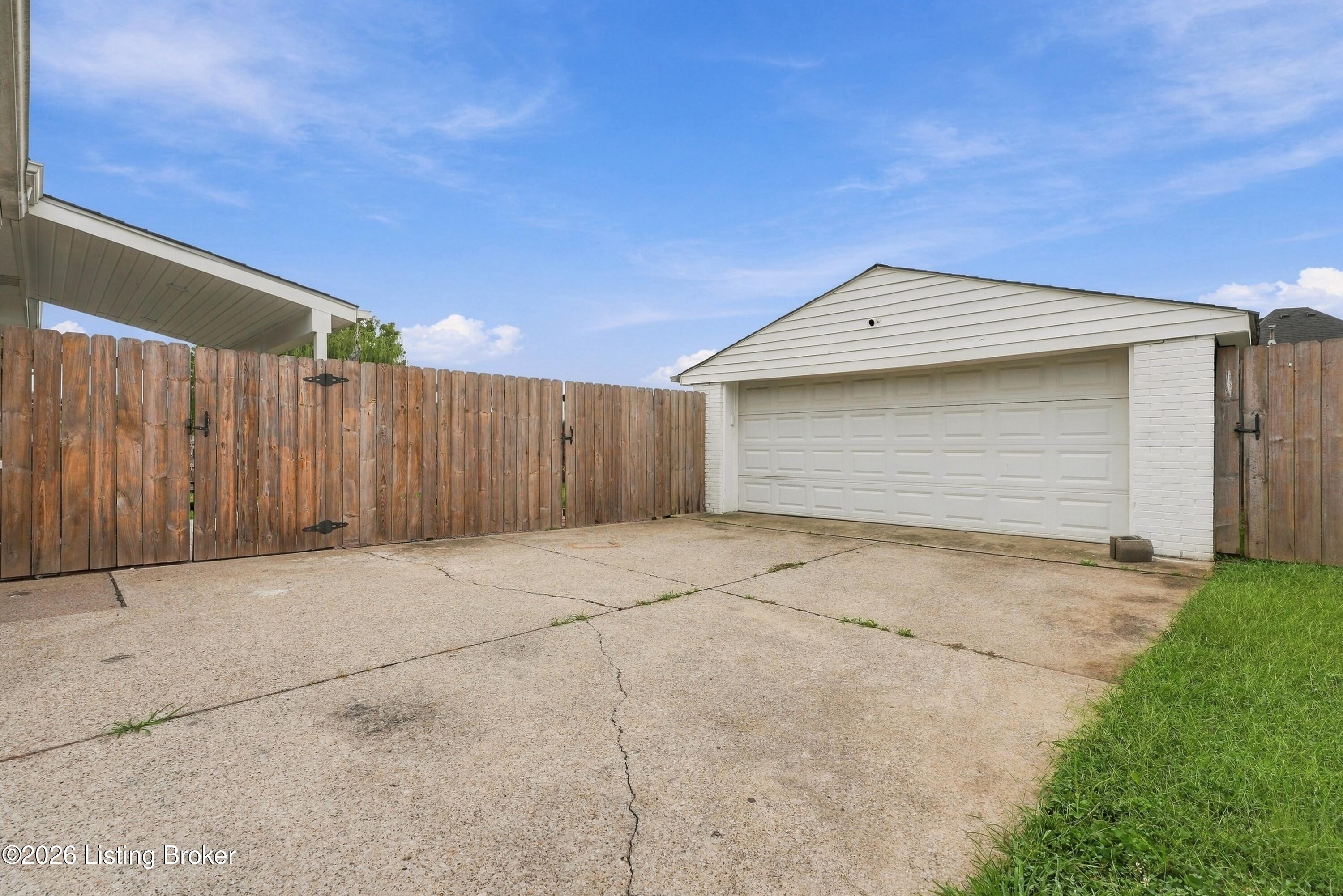 5918 Bay Pine Dr Property Photo 64