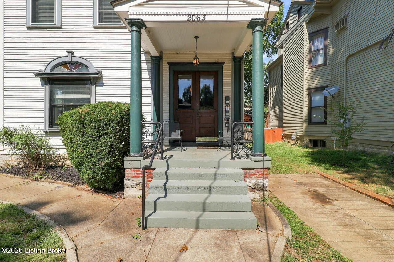 2063 Sherwood Ave Property Photo 3