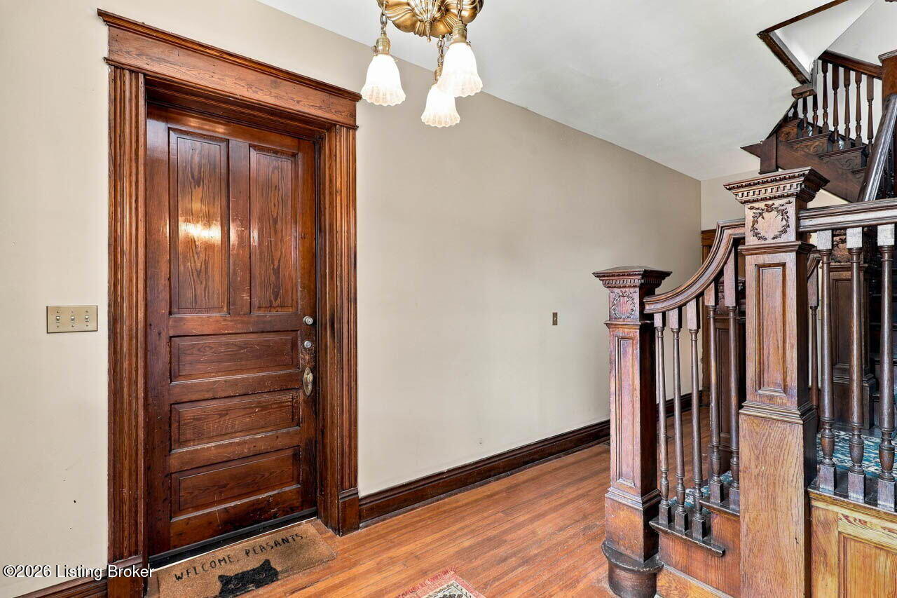 2063 Sherwood Ave Property Photo 6