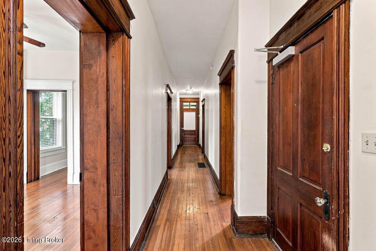 2063 Sherwood Ave Property Photo 10