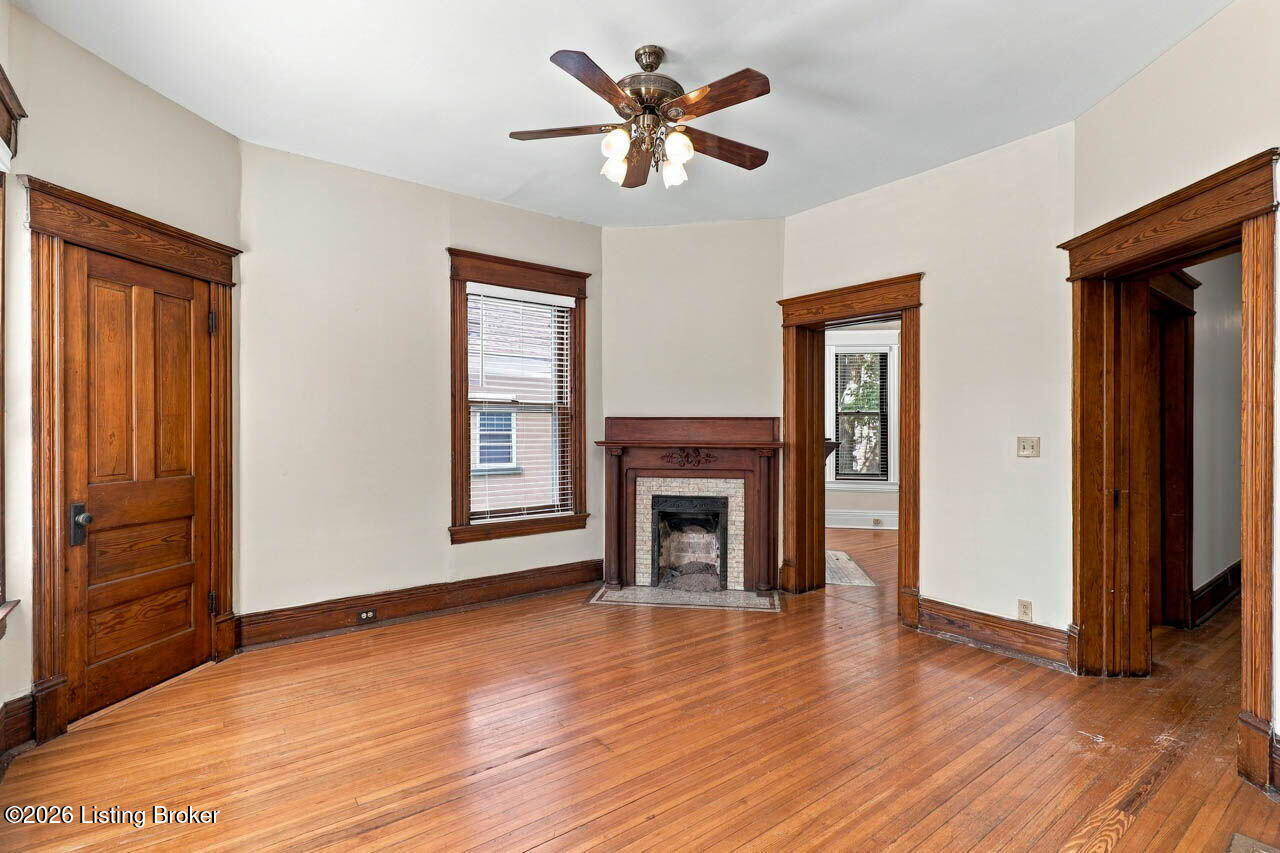 2063 Sherwood Ave Property Photo 12