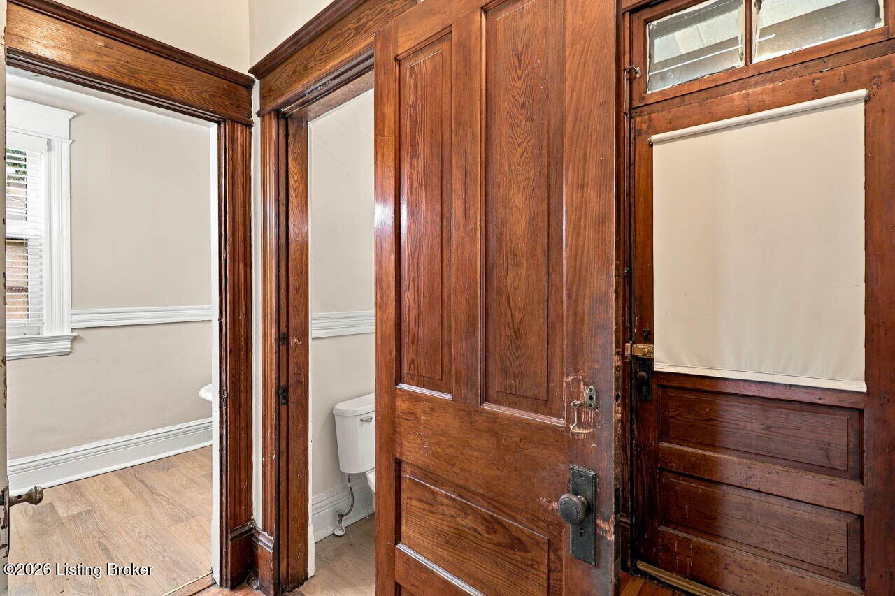 2063 Sherwood Ave Property Photo 20
