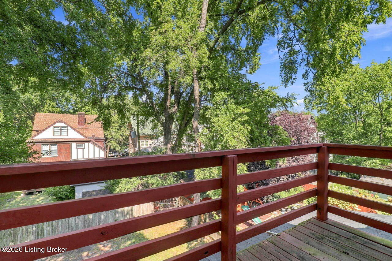 2063 Sherwood Ave Property Photo 45