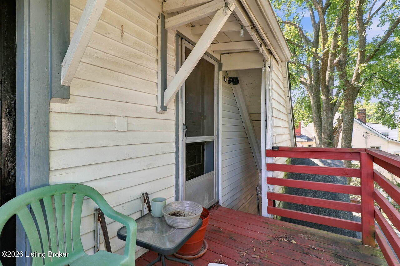 2063 Sherwood Ave Property Photo 46
