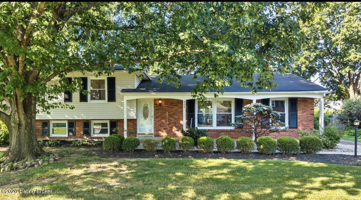 808 Foxwood Ave Property Photo 1
