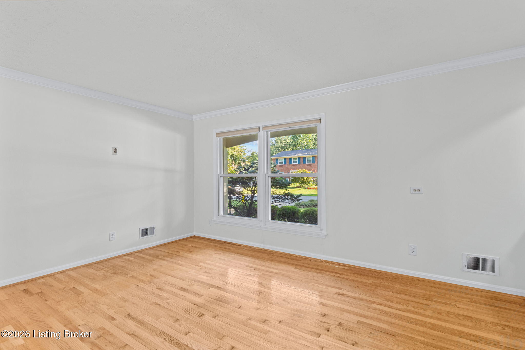 808 Foxwood Ave Property Photo 11