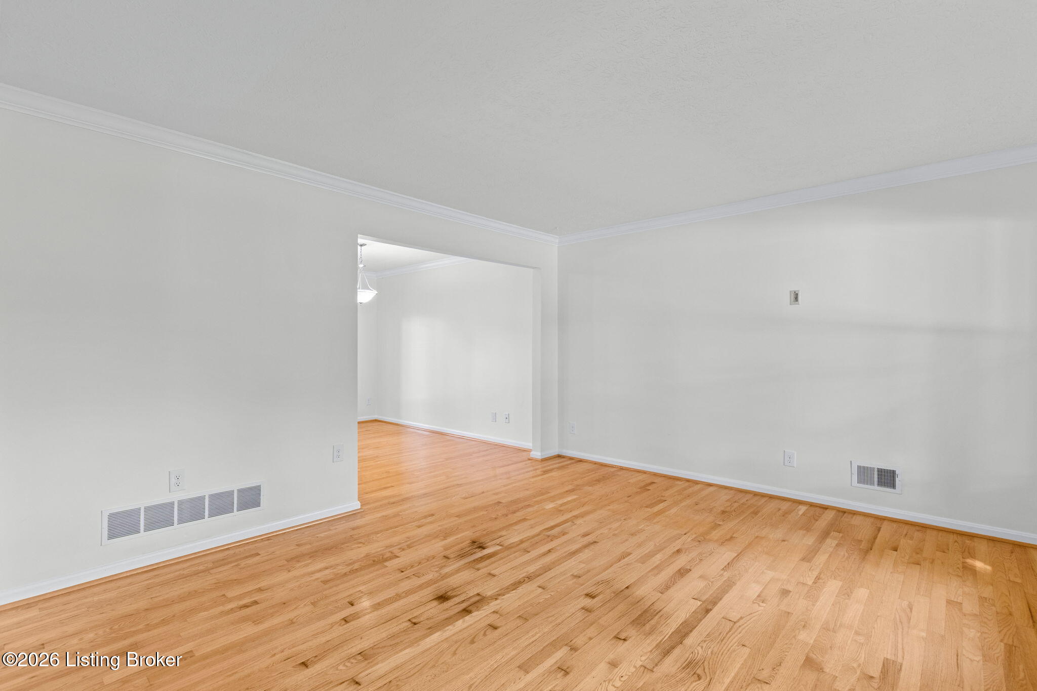 808 Foxwood Ave Property Photo 12