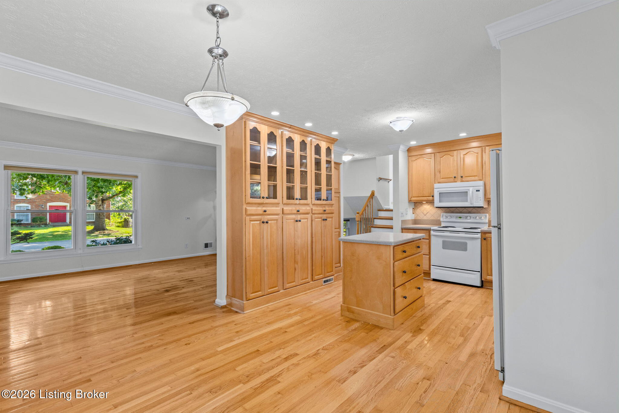 808 Foxwood Ave Property Photo 14