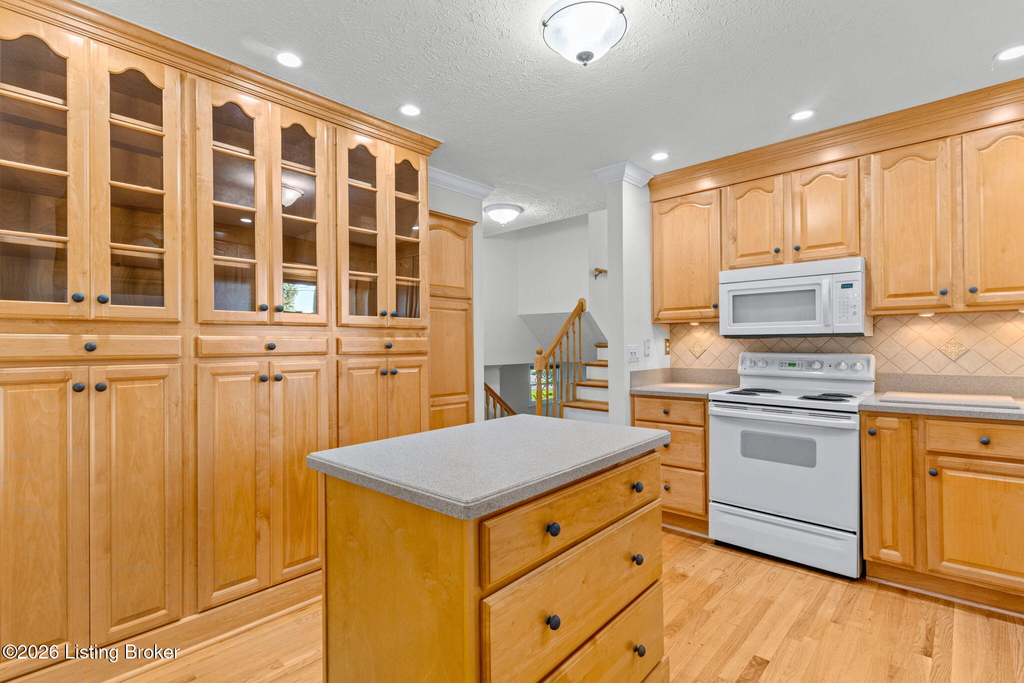 808 Foxwood Ave Property Photo 15