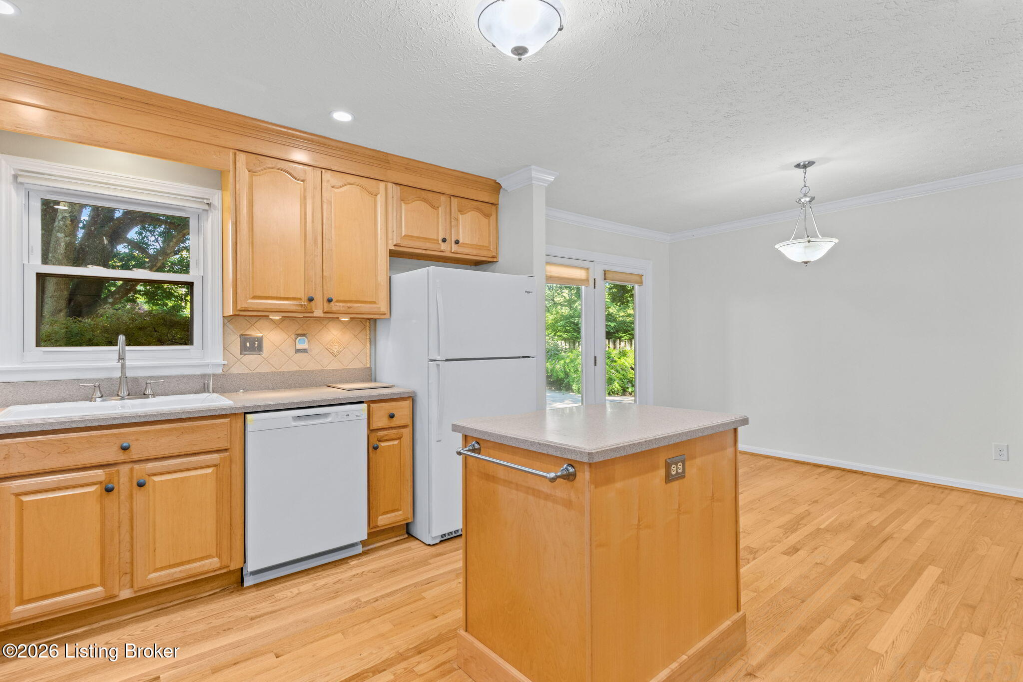 808 Foxwood Ave Property Photo 19