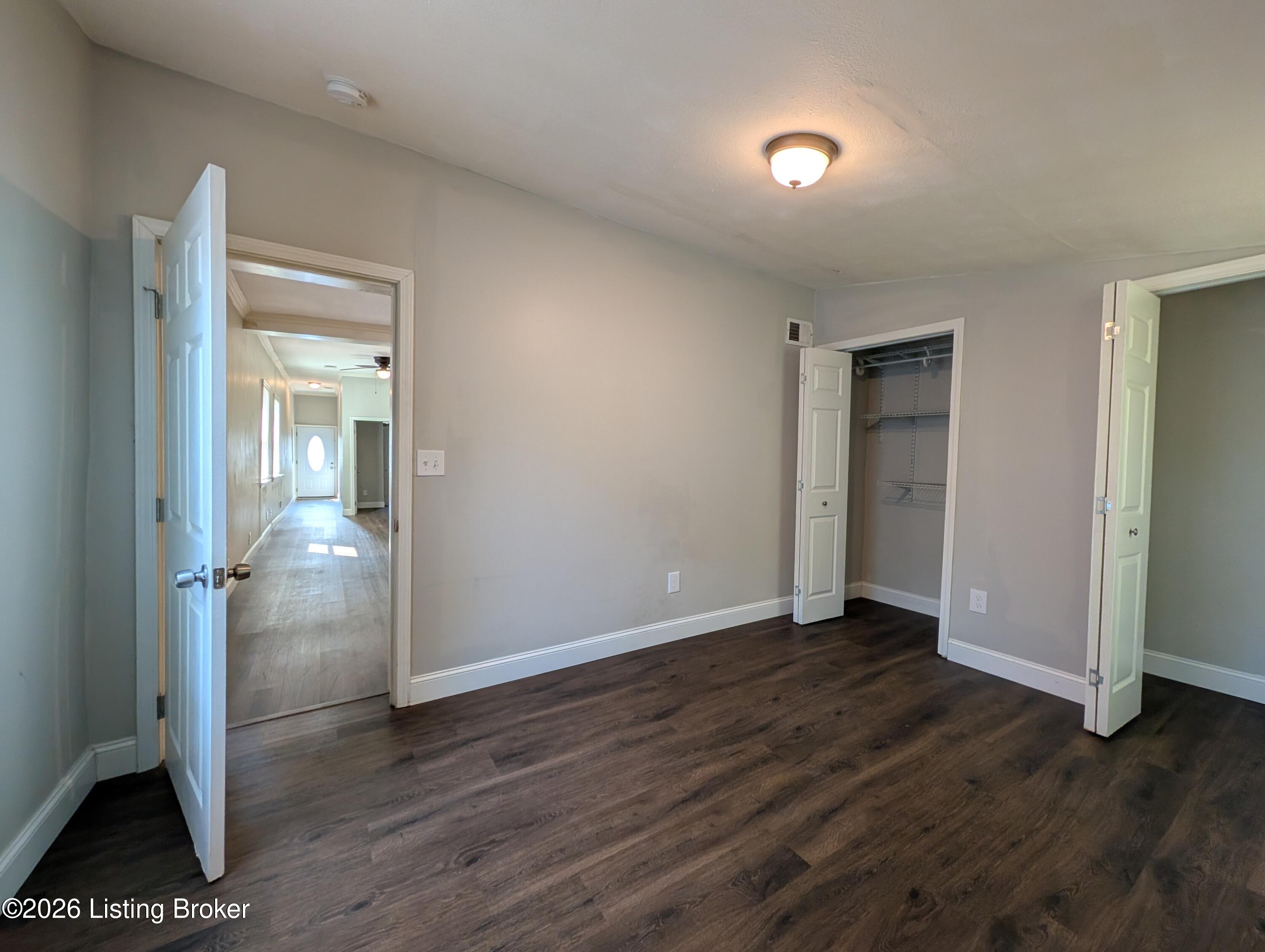 905 E Madison St Property Photo 14