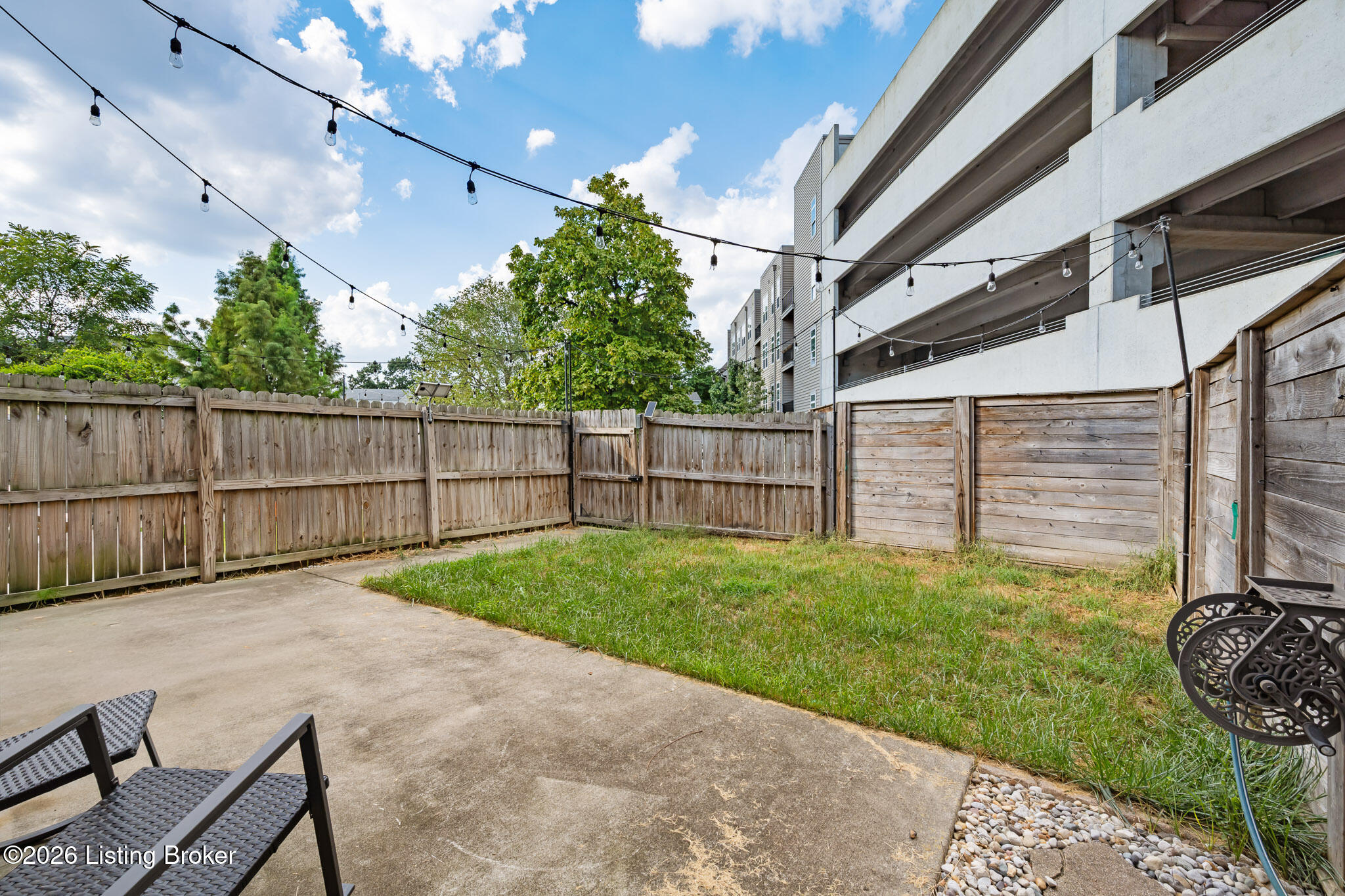 1211 E Broadway Property Photo 35