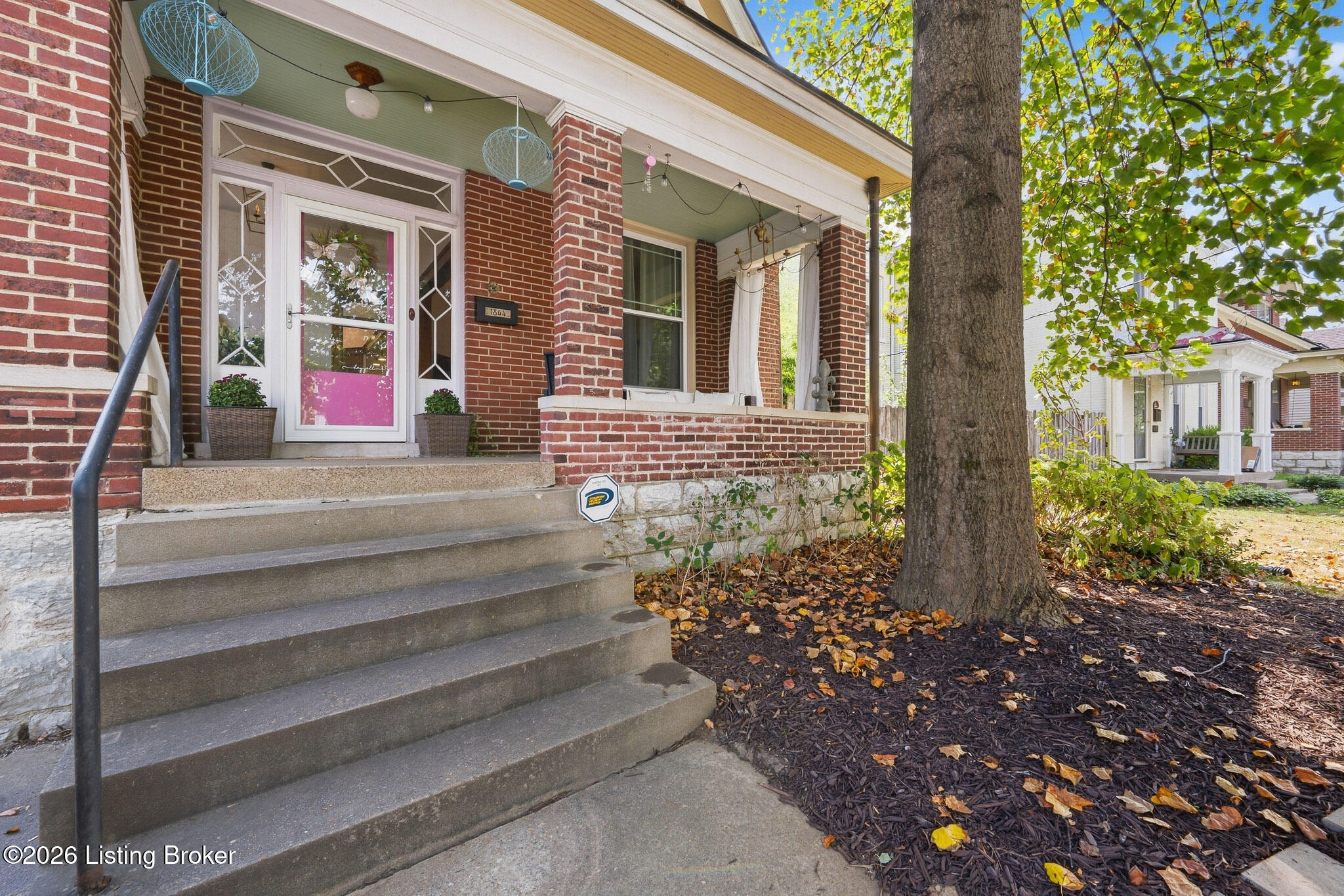 1844 Sherwood Ave Property Photo 4