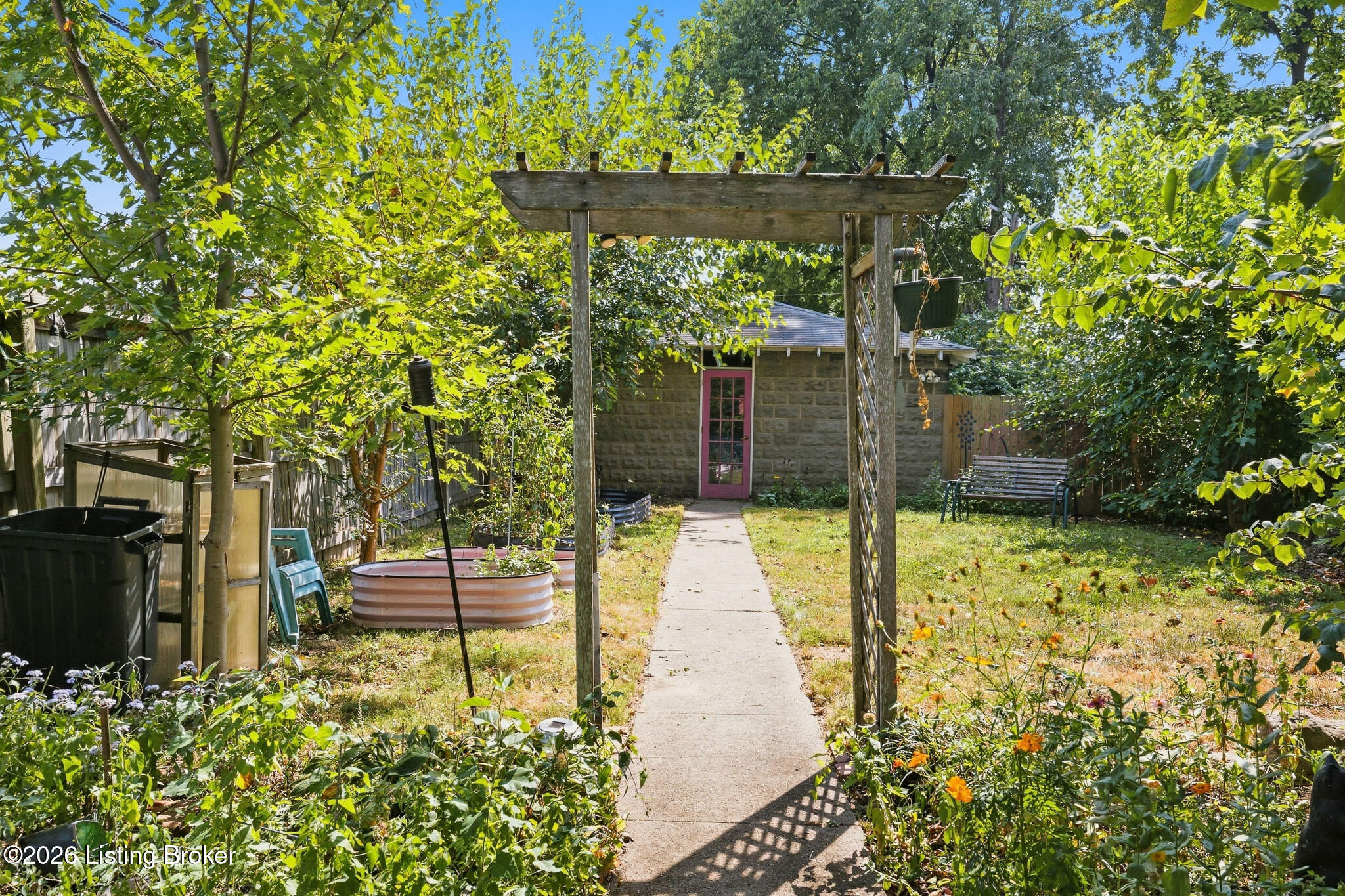 1844 Sherwood Ave Property Photo 18
