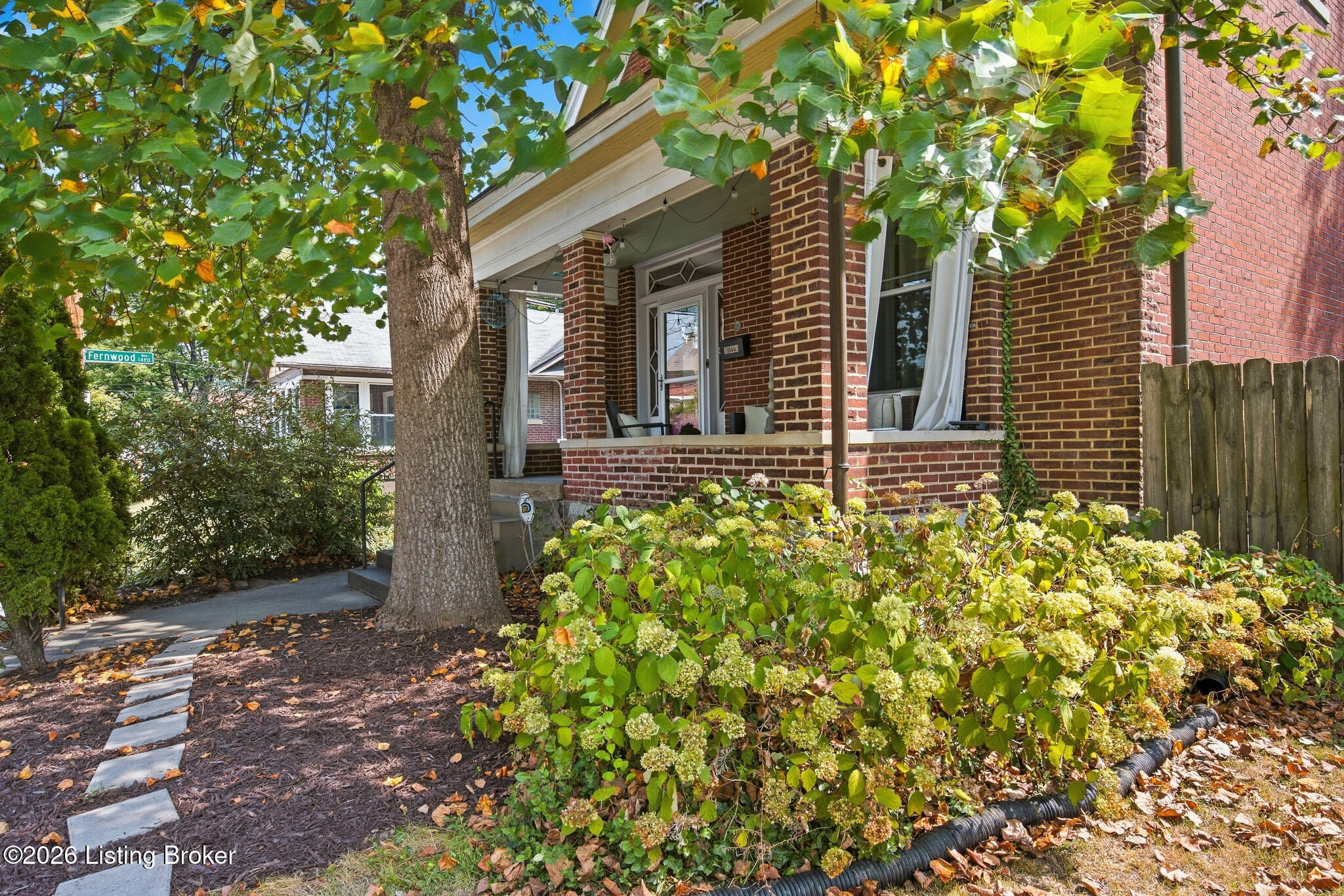 1844 Sherwood Ave Property Photo 25