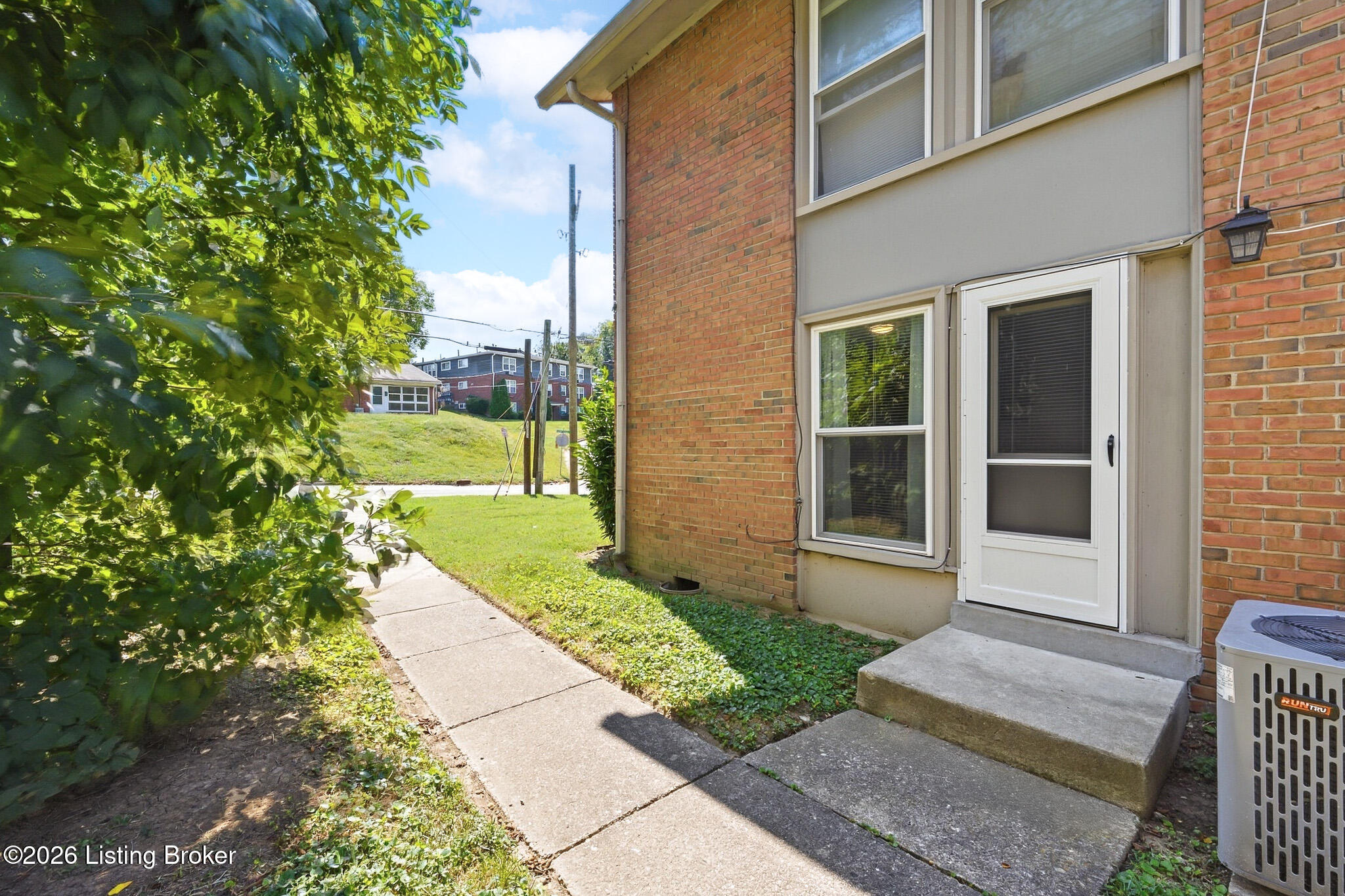 2505 Lindsay Ave 2 Property Photo 12