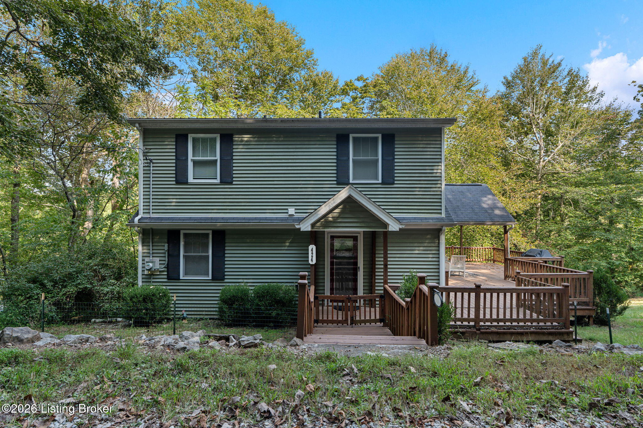 424 N Lakeside Ln Property Photo 1
