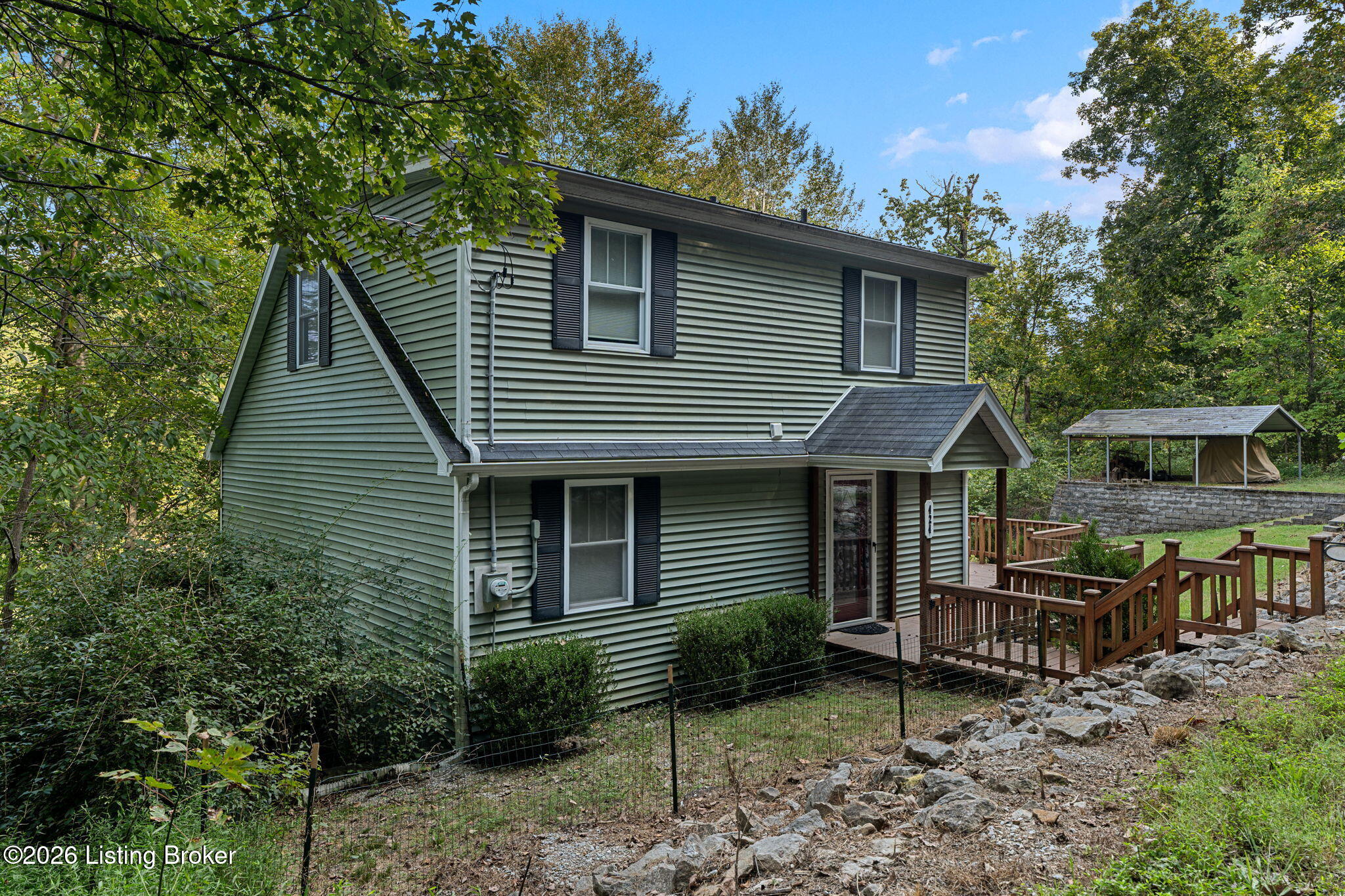 424 N Lakeside Ln Property Photo 3
