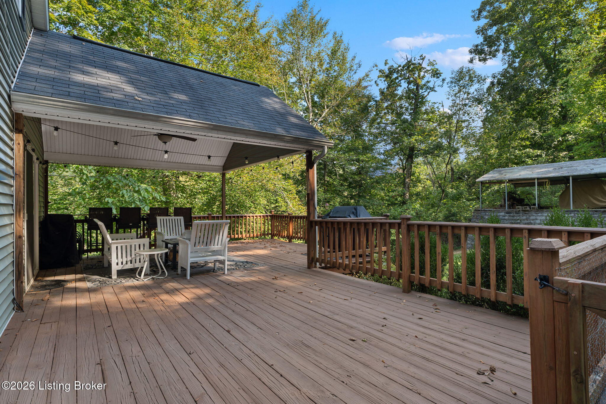424 N Lakeside Ln Property Photo 4