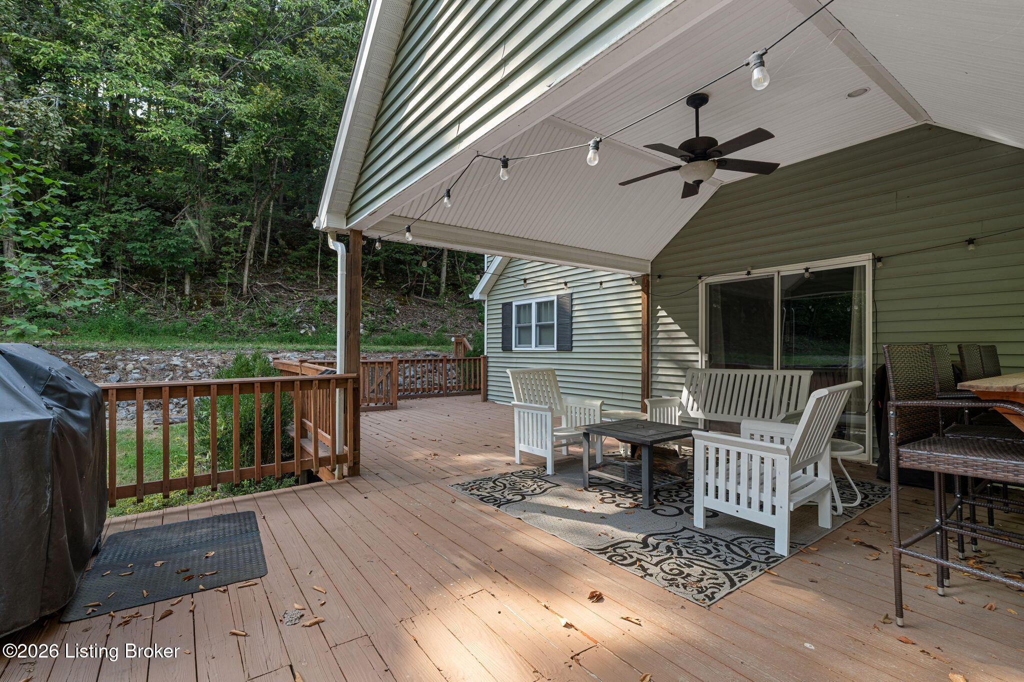 424 N Lakeside Ln Property Photo 5