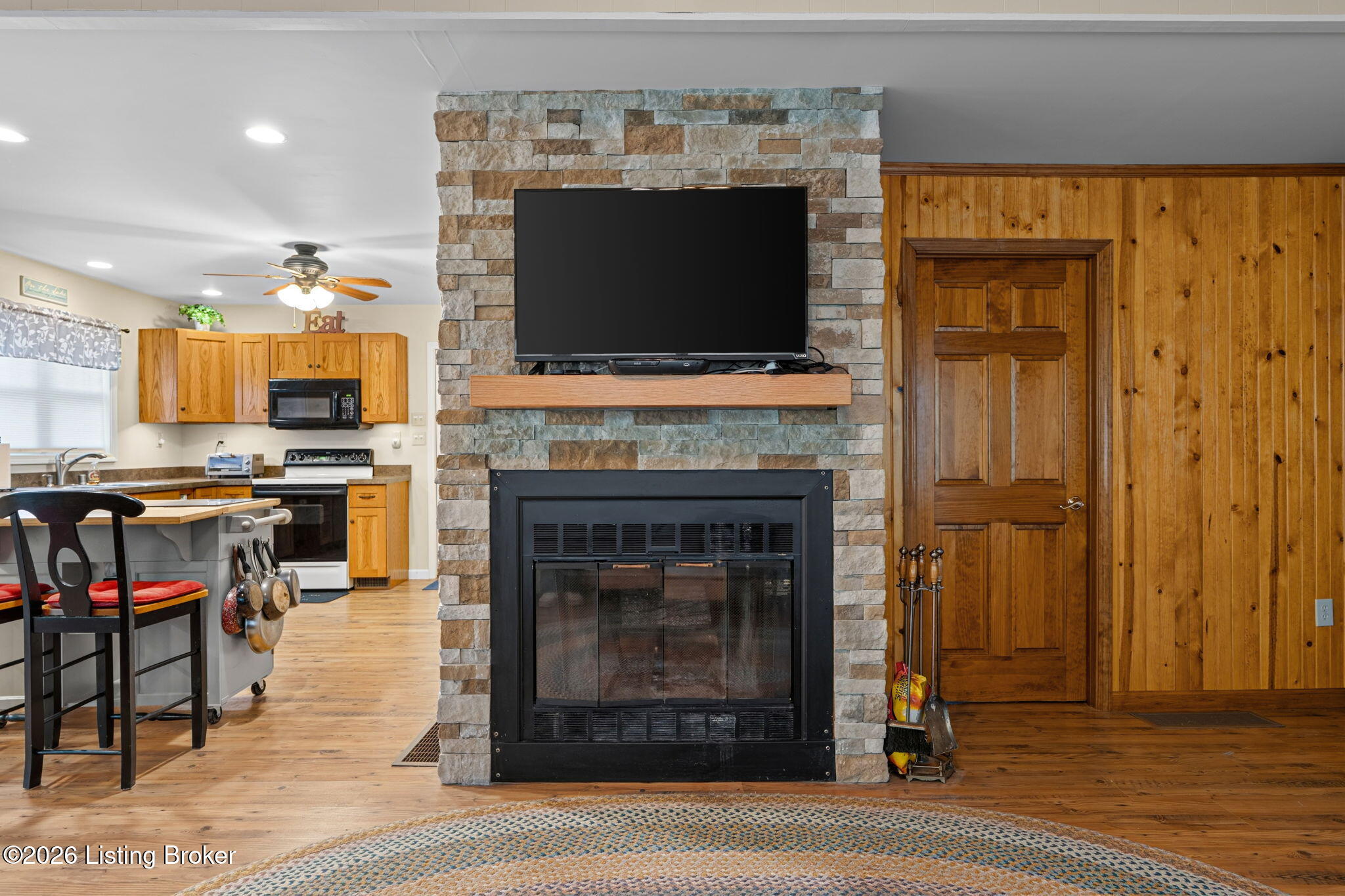 424 N Lakeside Ln Property Photo 12