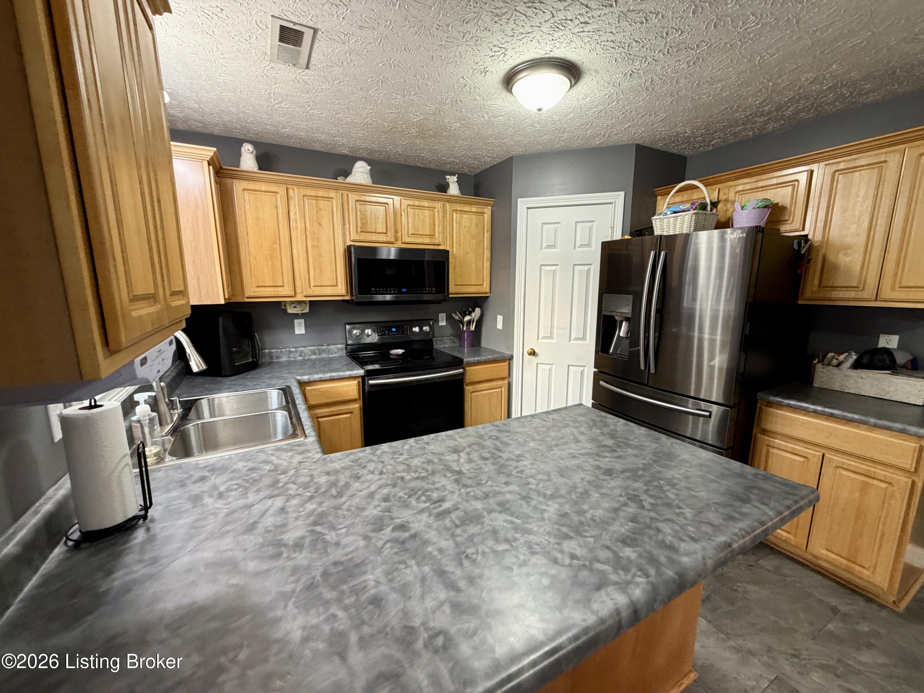 119 Tulip Dr Property Photo 11
