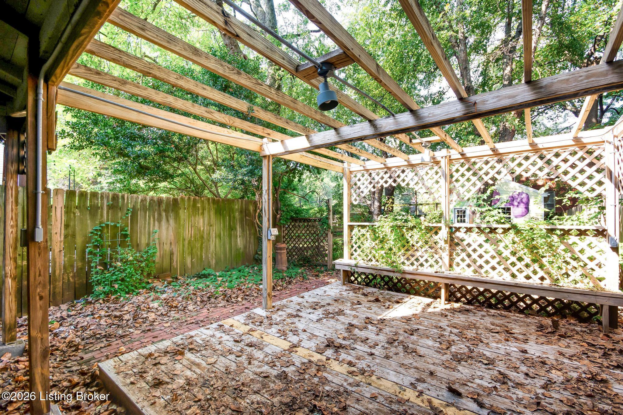 1218 S Floyd St Property Photo 54