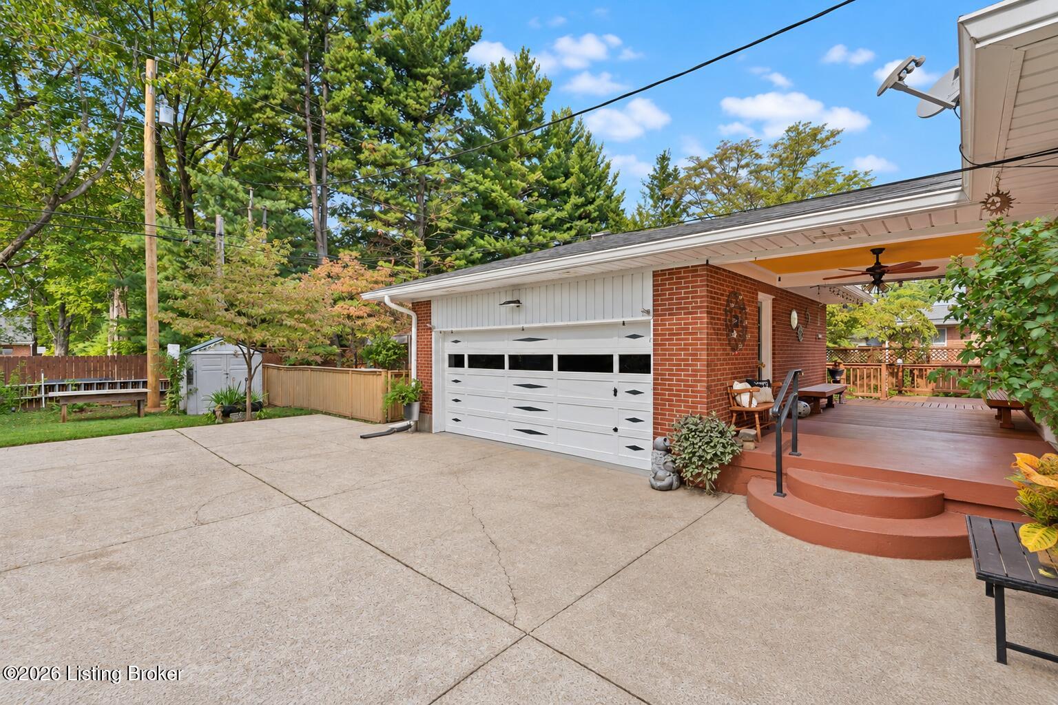 1902 Wesley Ave Property Photo 4
