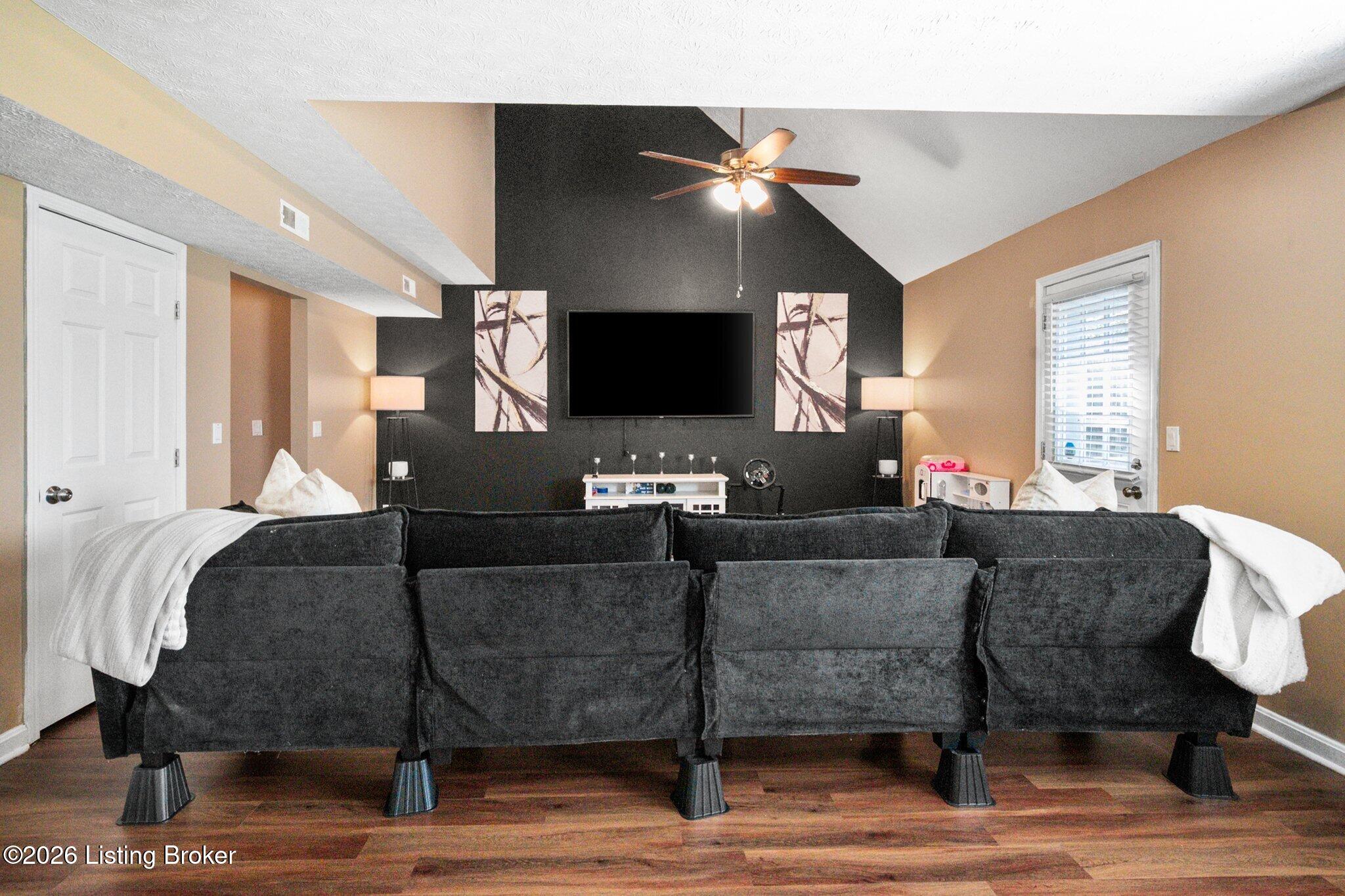 3913 Mimosa View Dr Property Photo 8